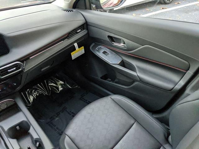 Nissan Sentra Sr - Thumbnail 18