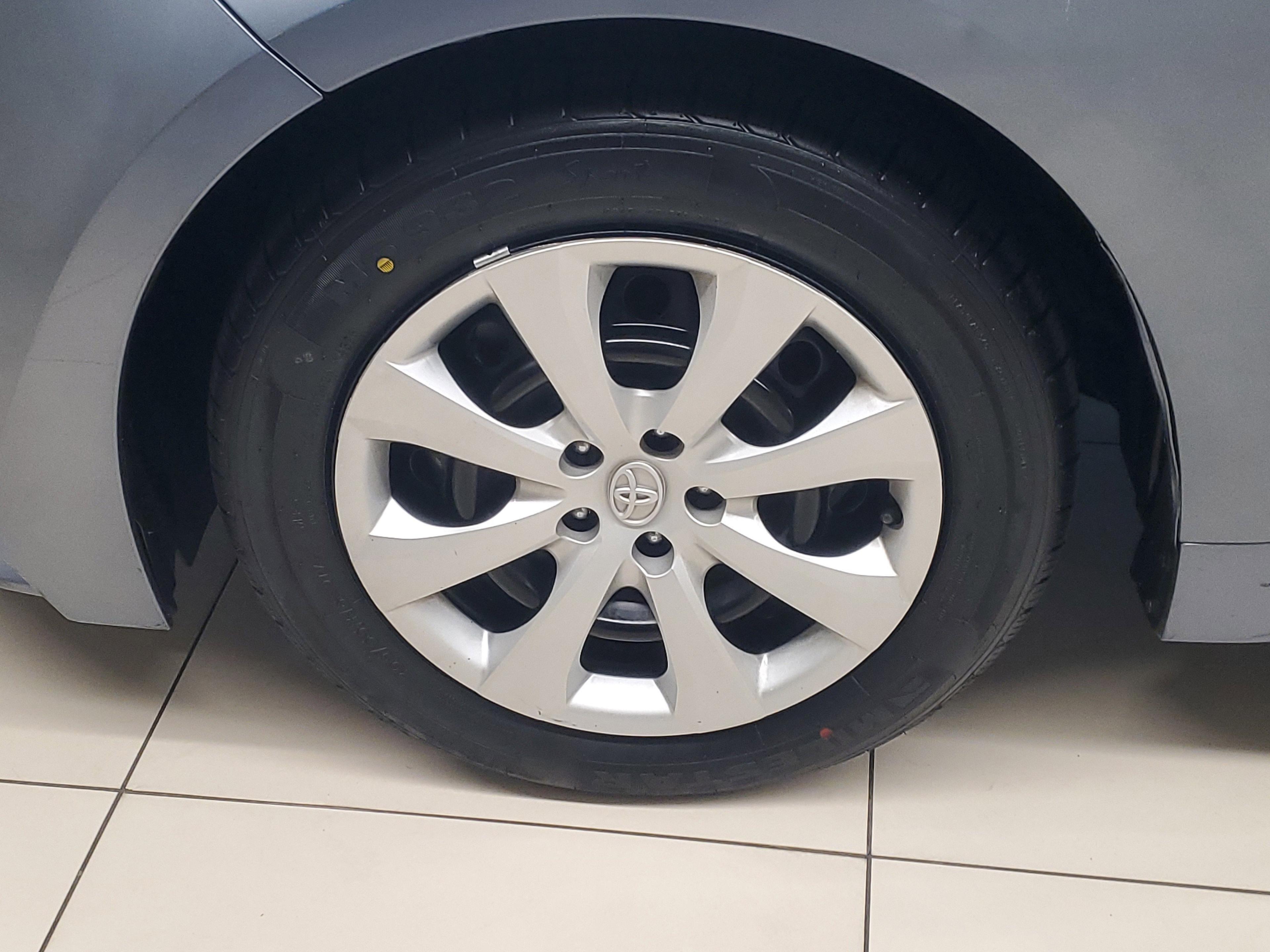 Toyota Corolla Le Fwd - Thumbnail 5