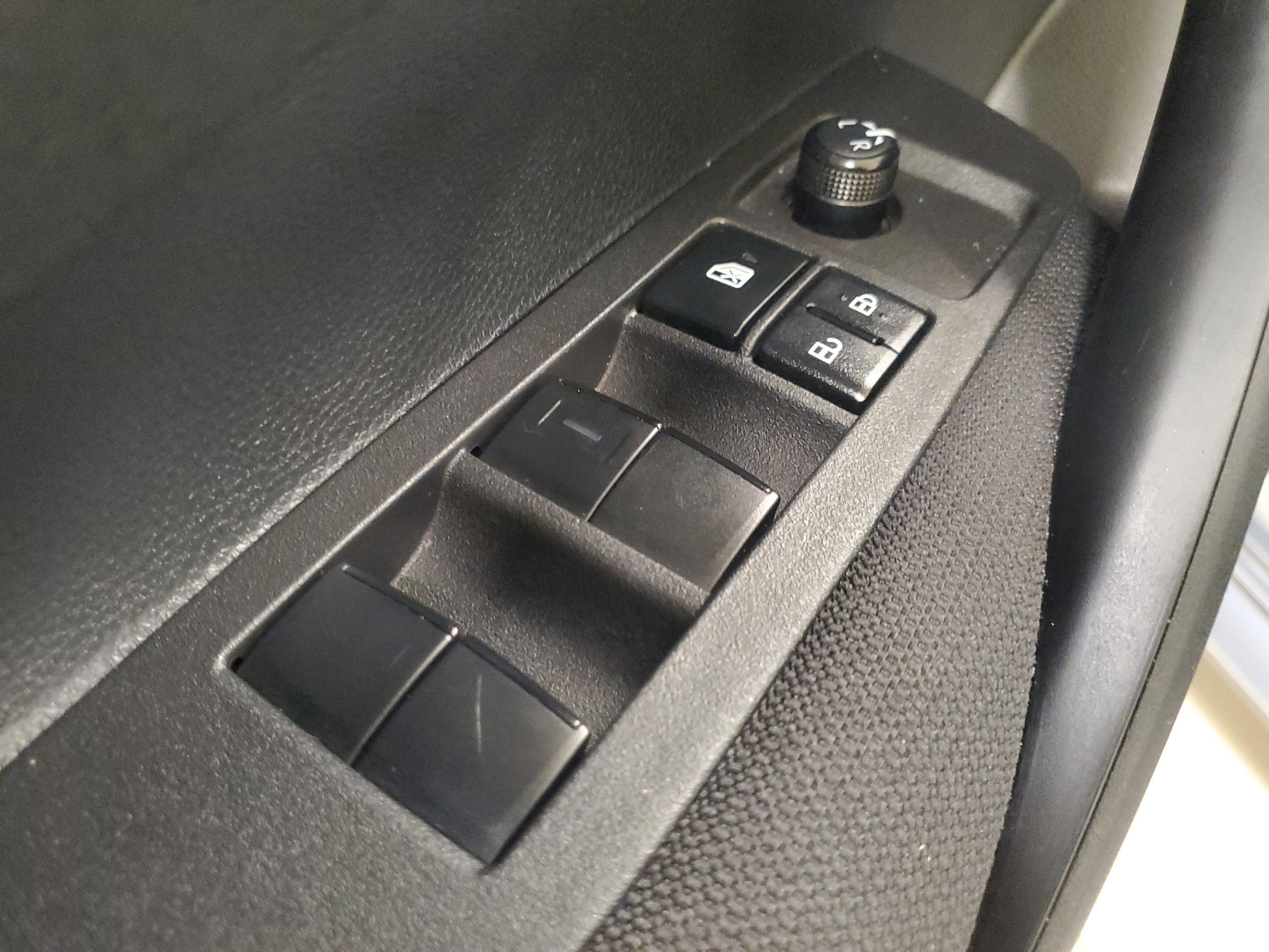 Toyota Corolla Le Fwd - Thumbnail 19