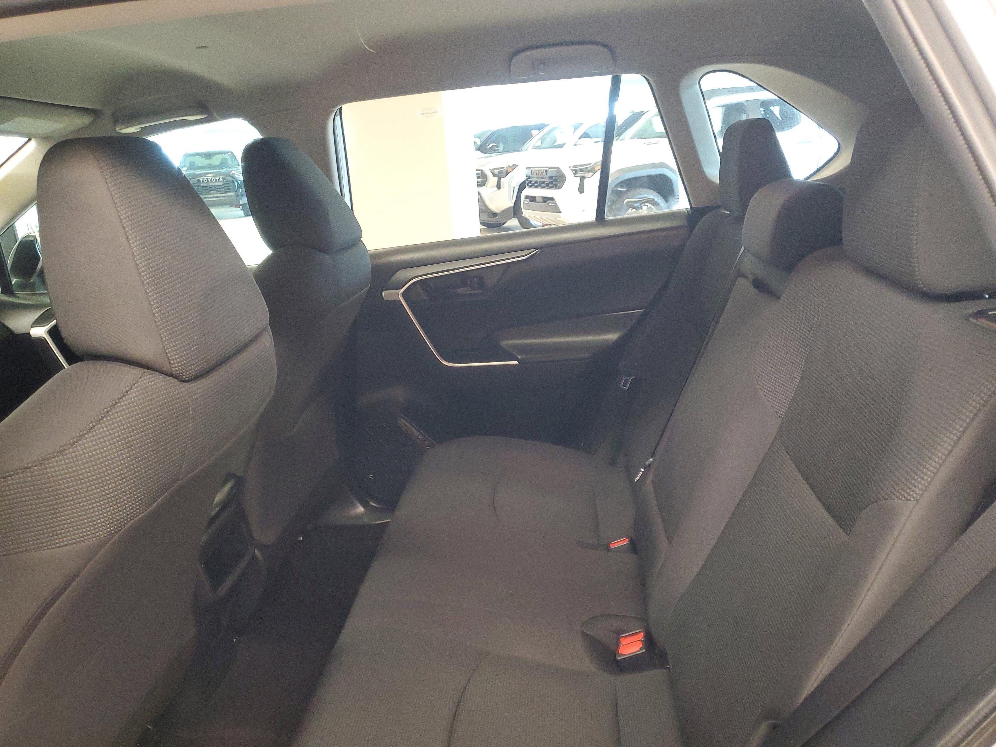 Toyota Rav4 Le Fwd - Thumbnail 11