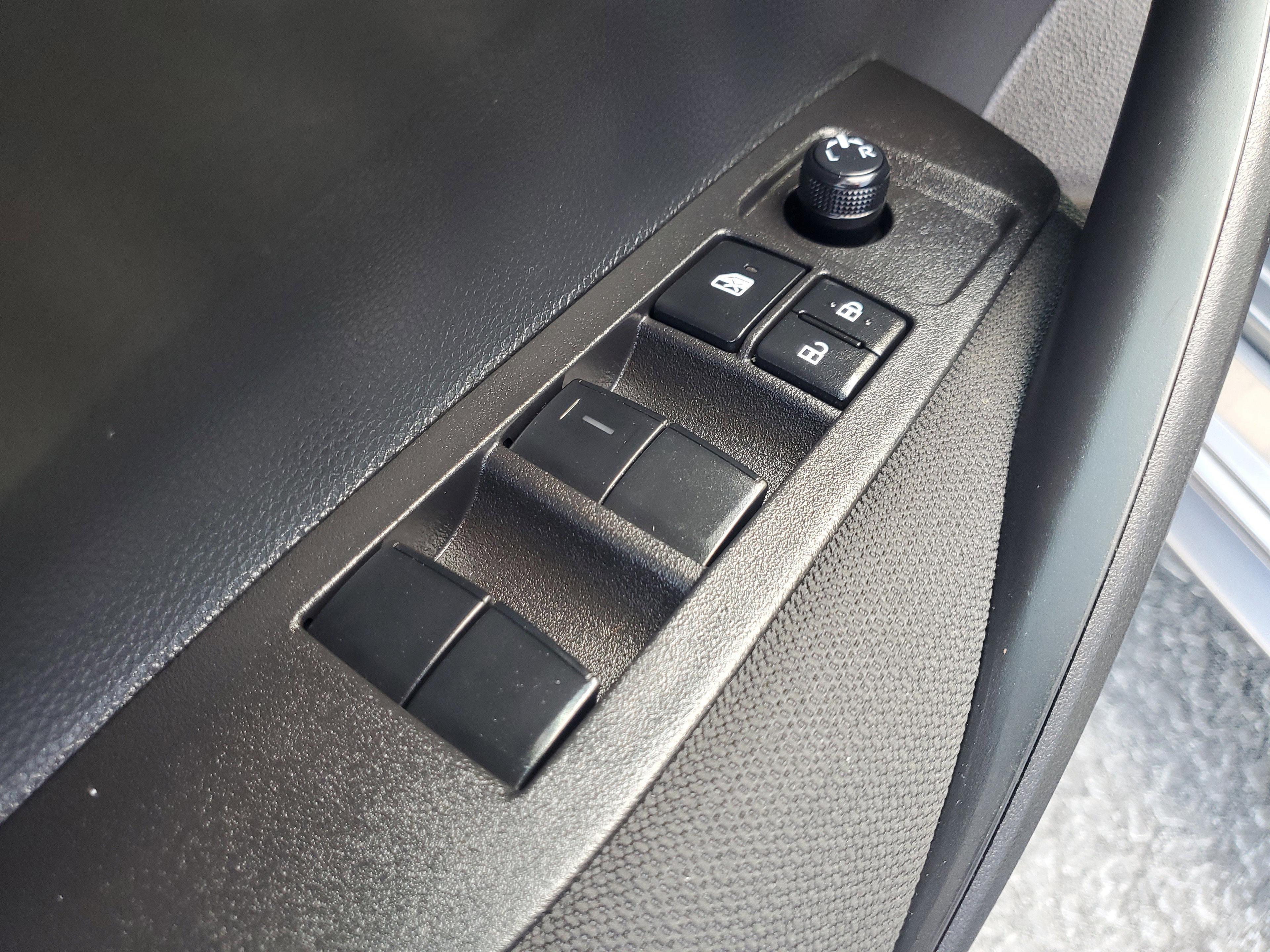 Toyota Corolla Le Fwd - Thumbnail 19