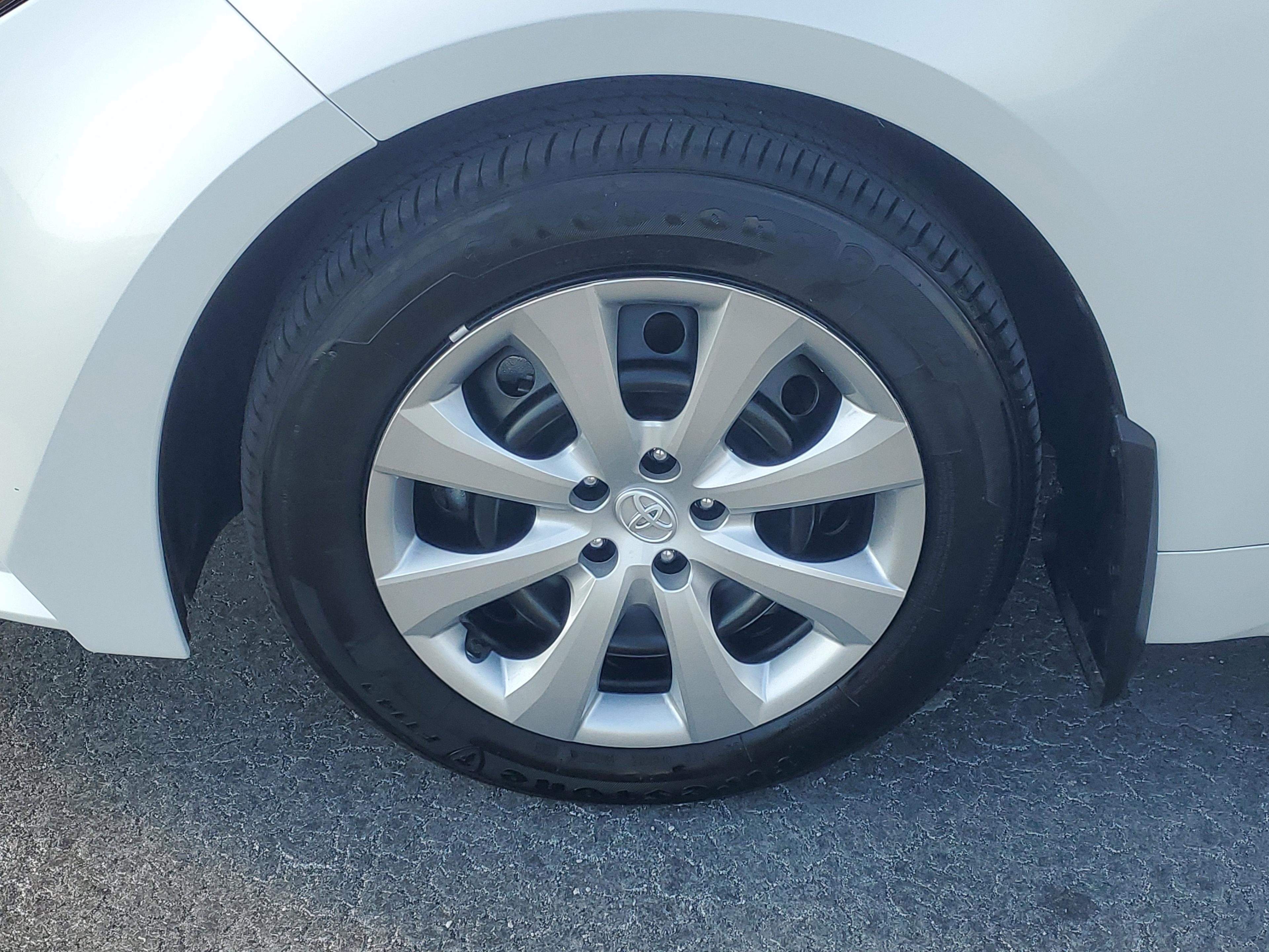 Toyota Corolla Le Fwd - Thumbnail 5