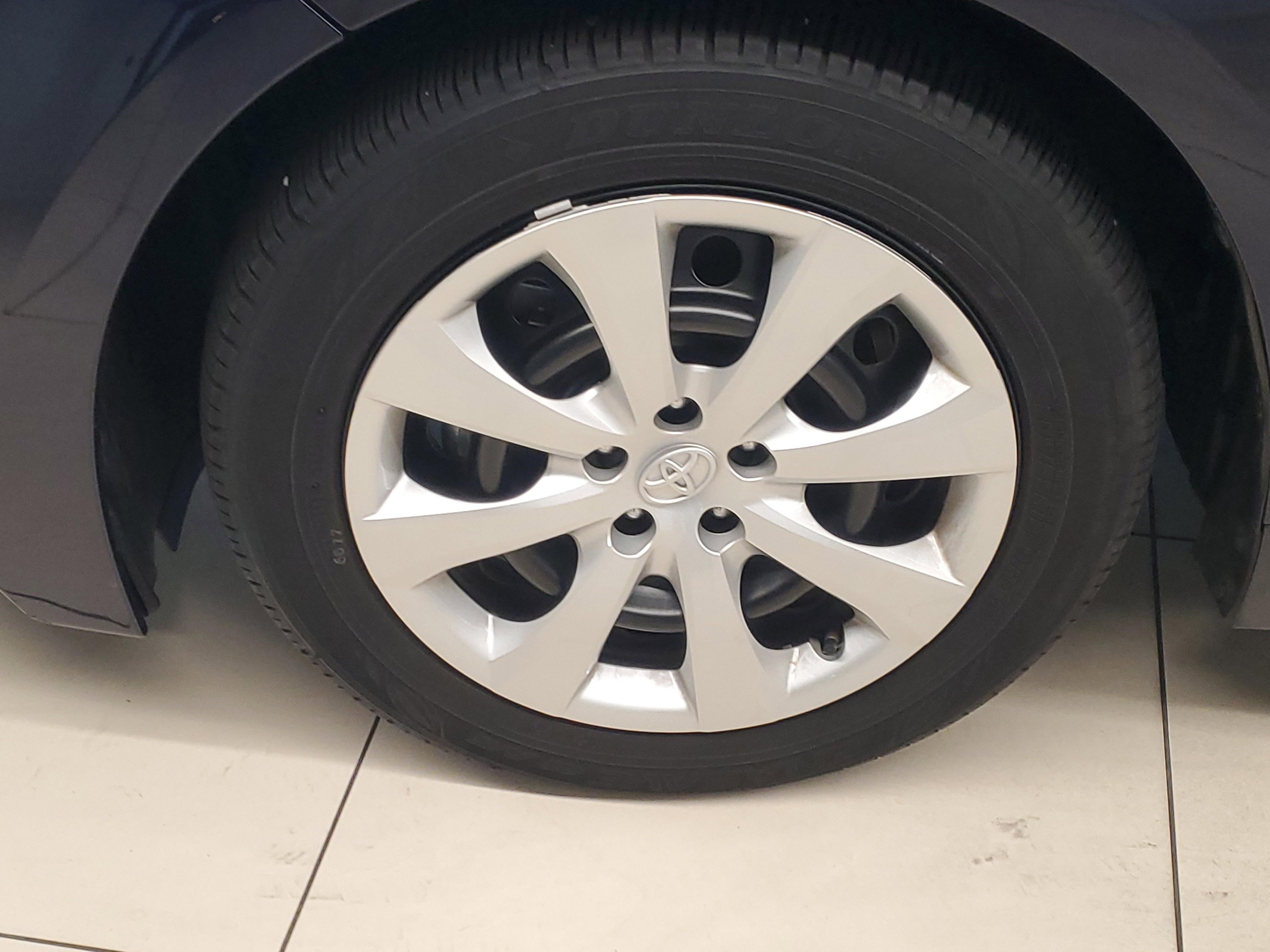 Toyota Corolla Le Fwd - Thumbnail 5