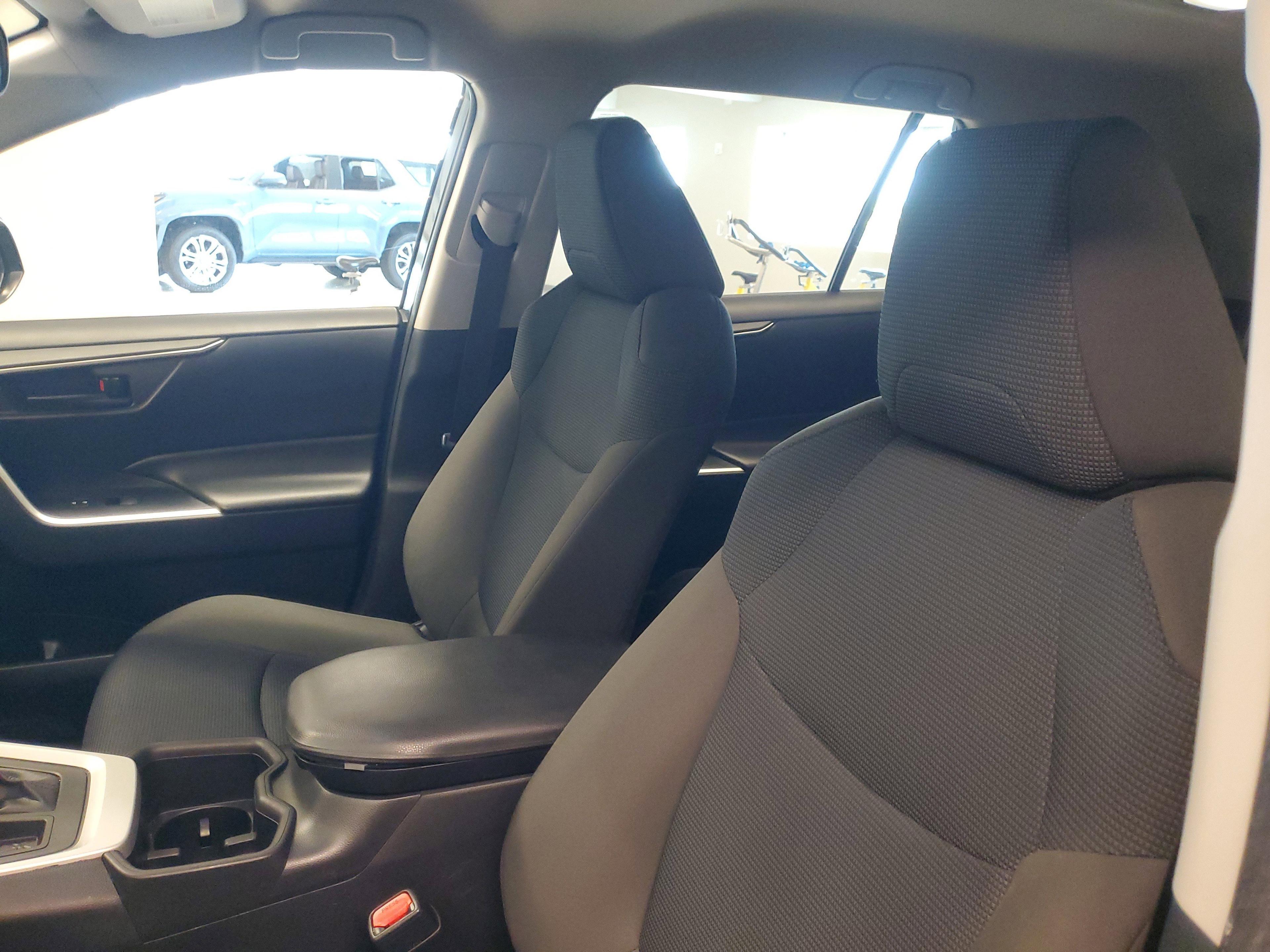 Toyota Rav4 Le Fwd - Thumbnail 17