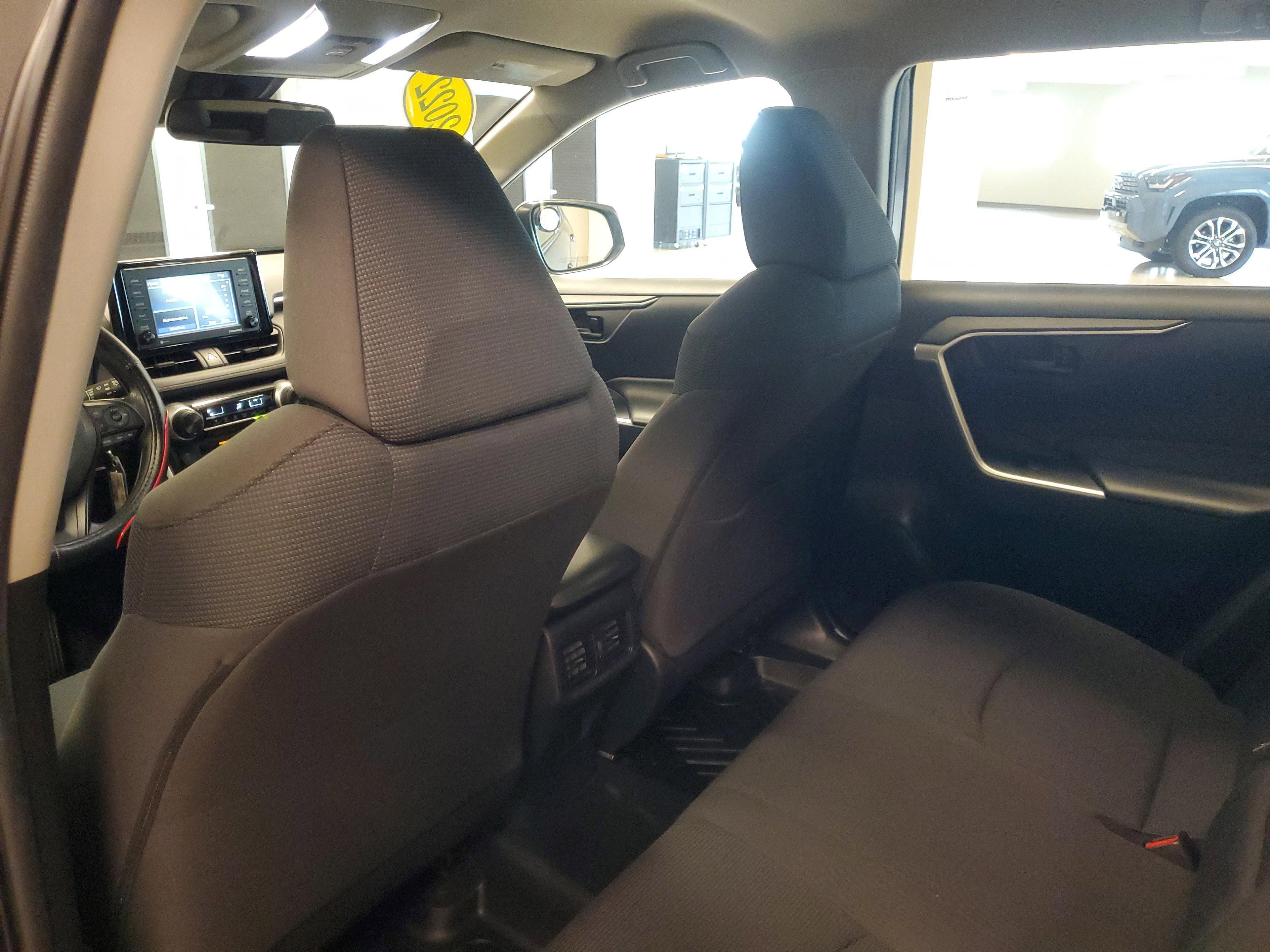 Toyota Rav4 Le Fwd - Thumbnail 12