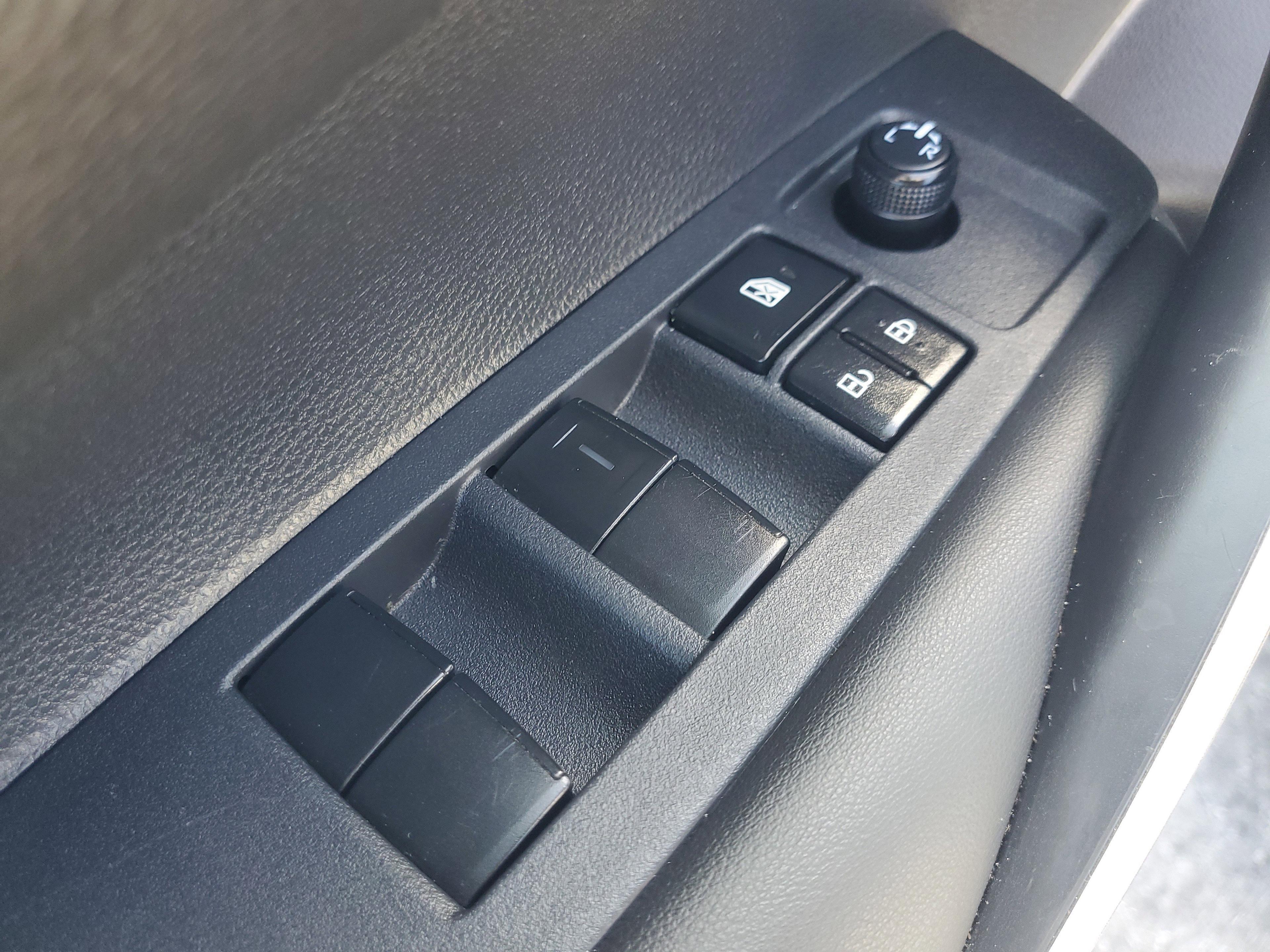 Toyota Corolla Se Fwd - Thumbnail 20