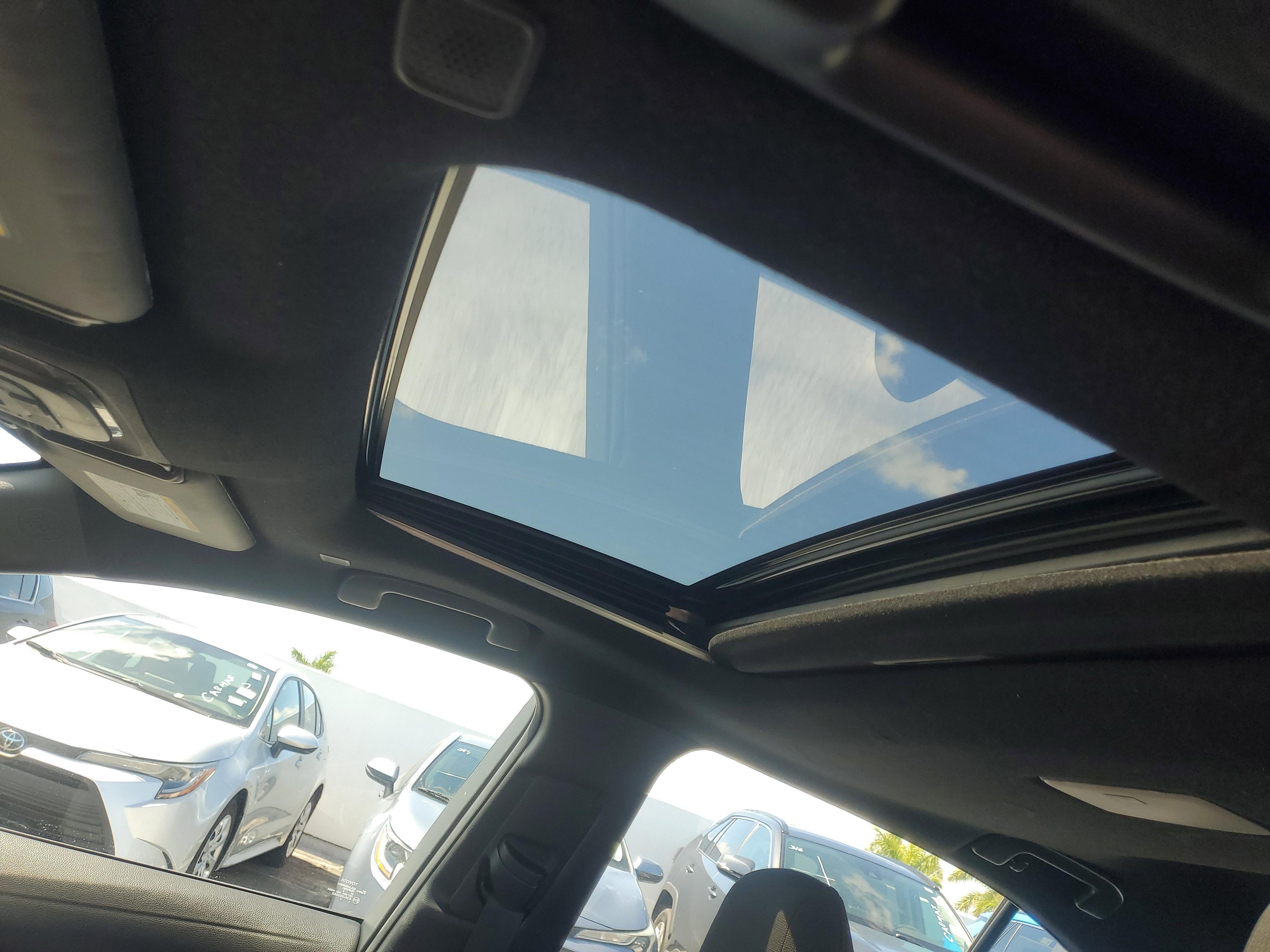 Toyota Corolla Se Fwd - Thumbnail 18