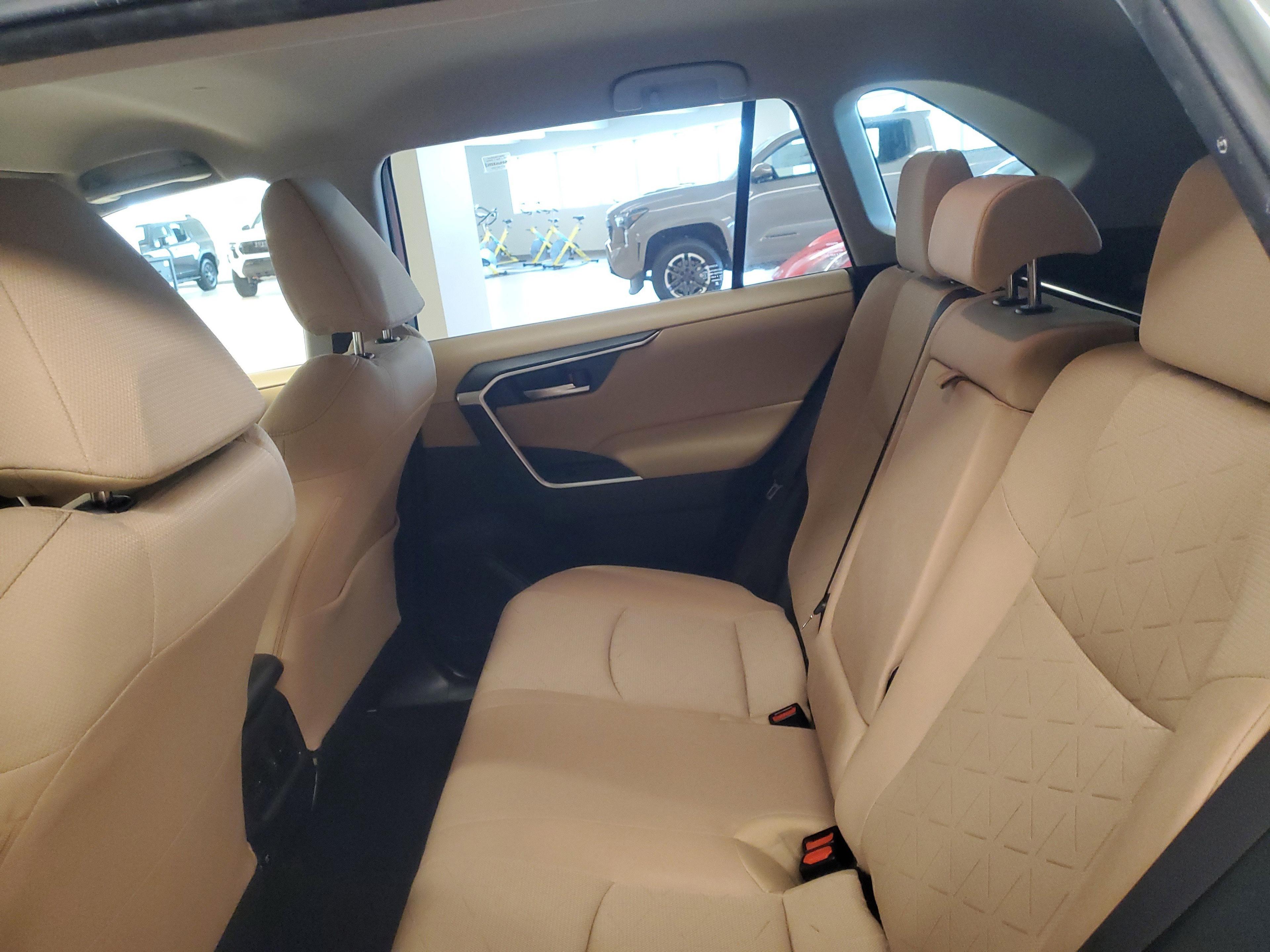 Toyota Rav4 Xle Fwd - Thumbnail 11