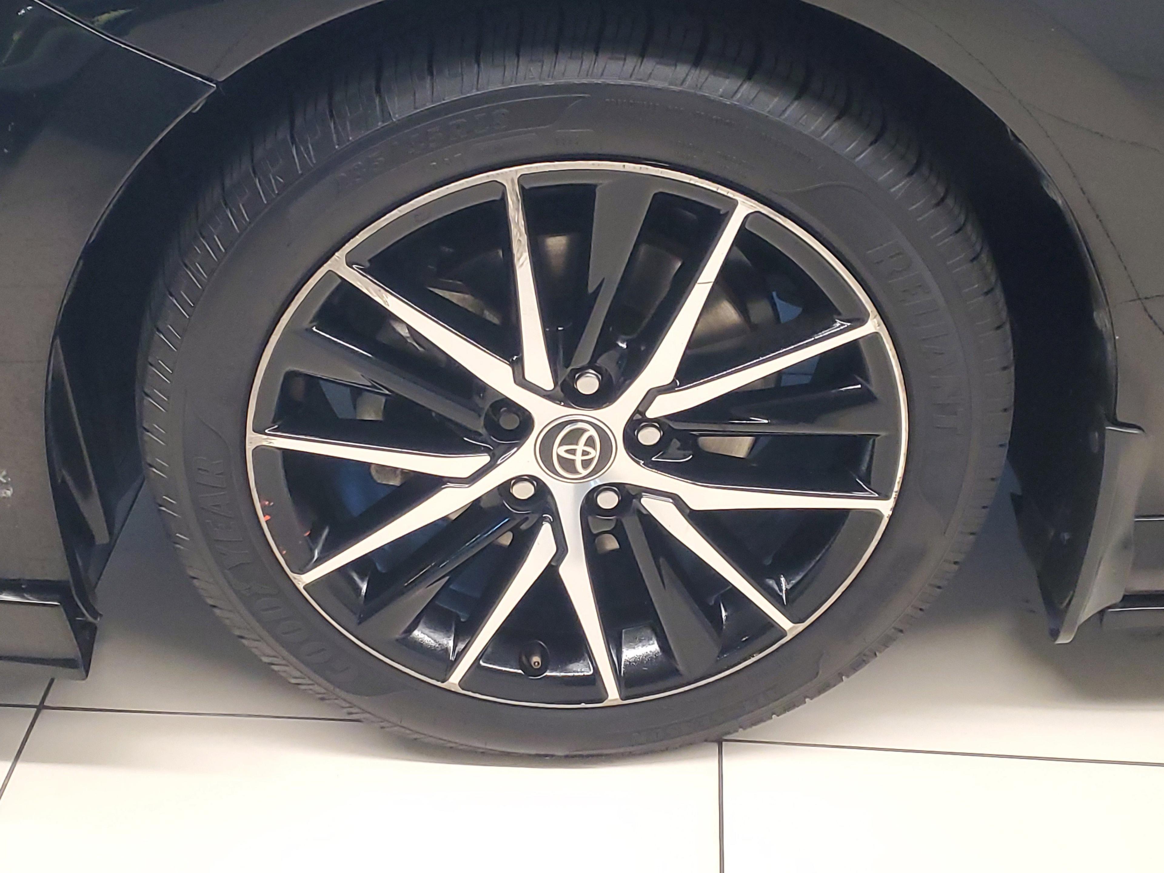 Toyota Camry Le Fwd - Thumbnail 5