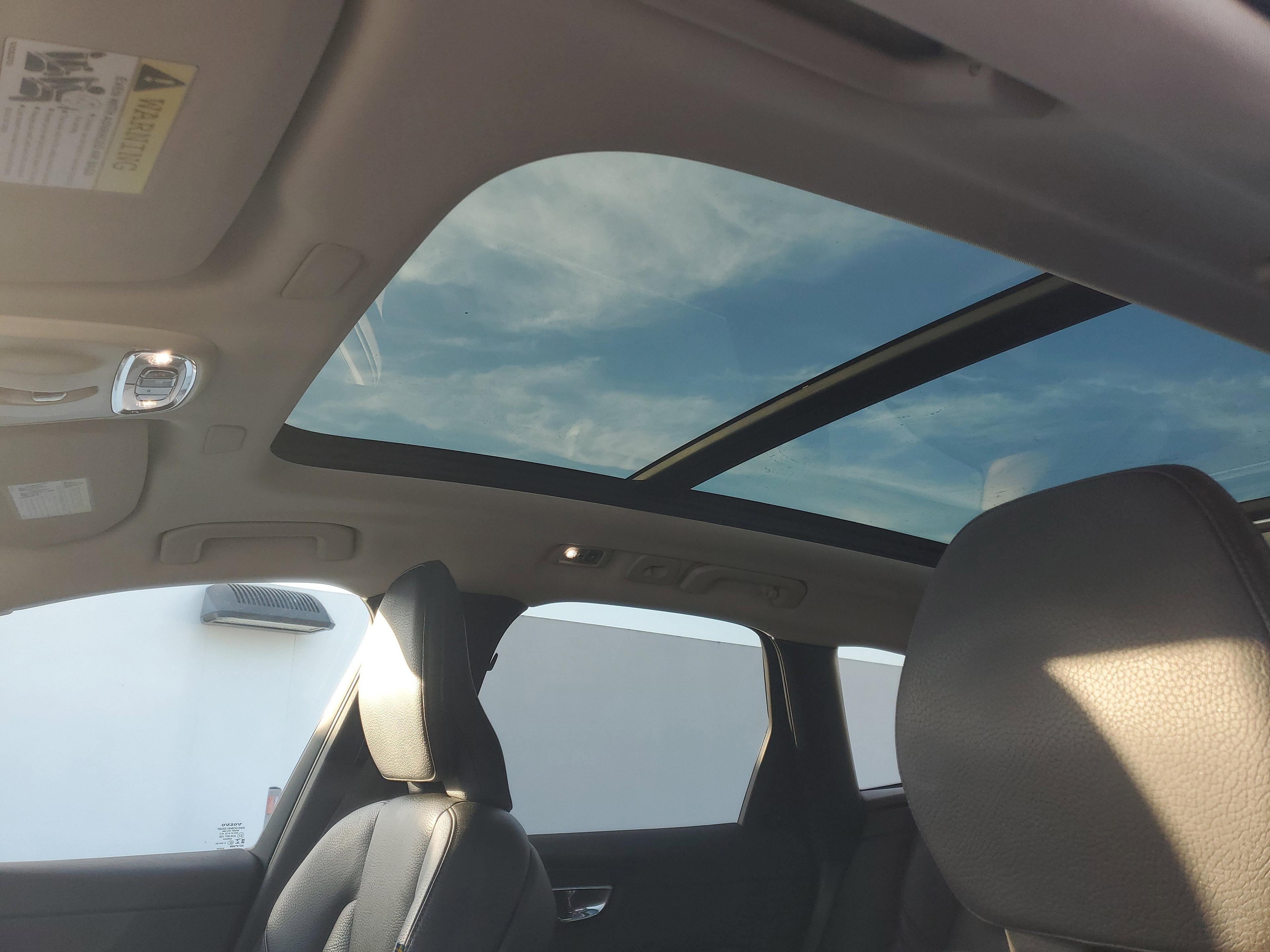 Volvo Xc60 Momentum Fwd - Thumbnail 19