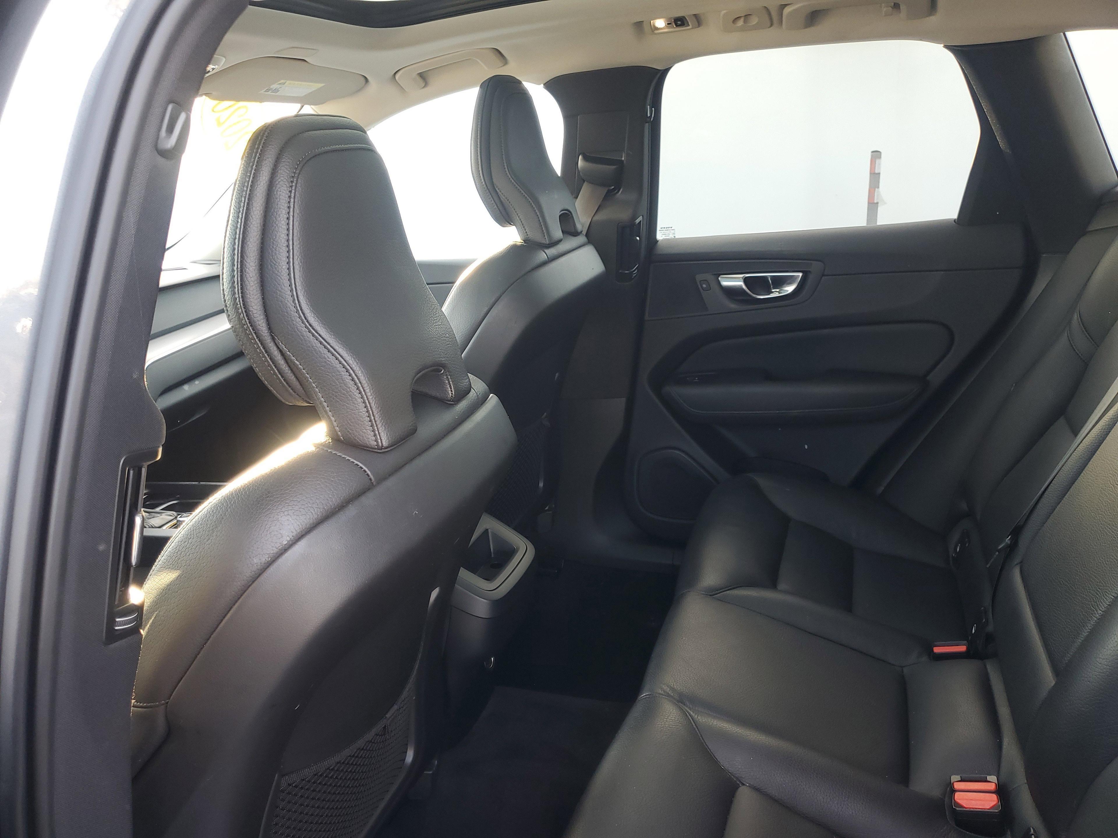 Volvo Xc60 Momentum Fwd - Thumbnail 13