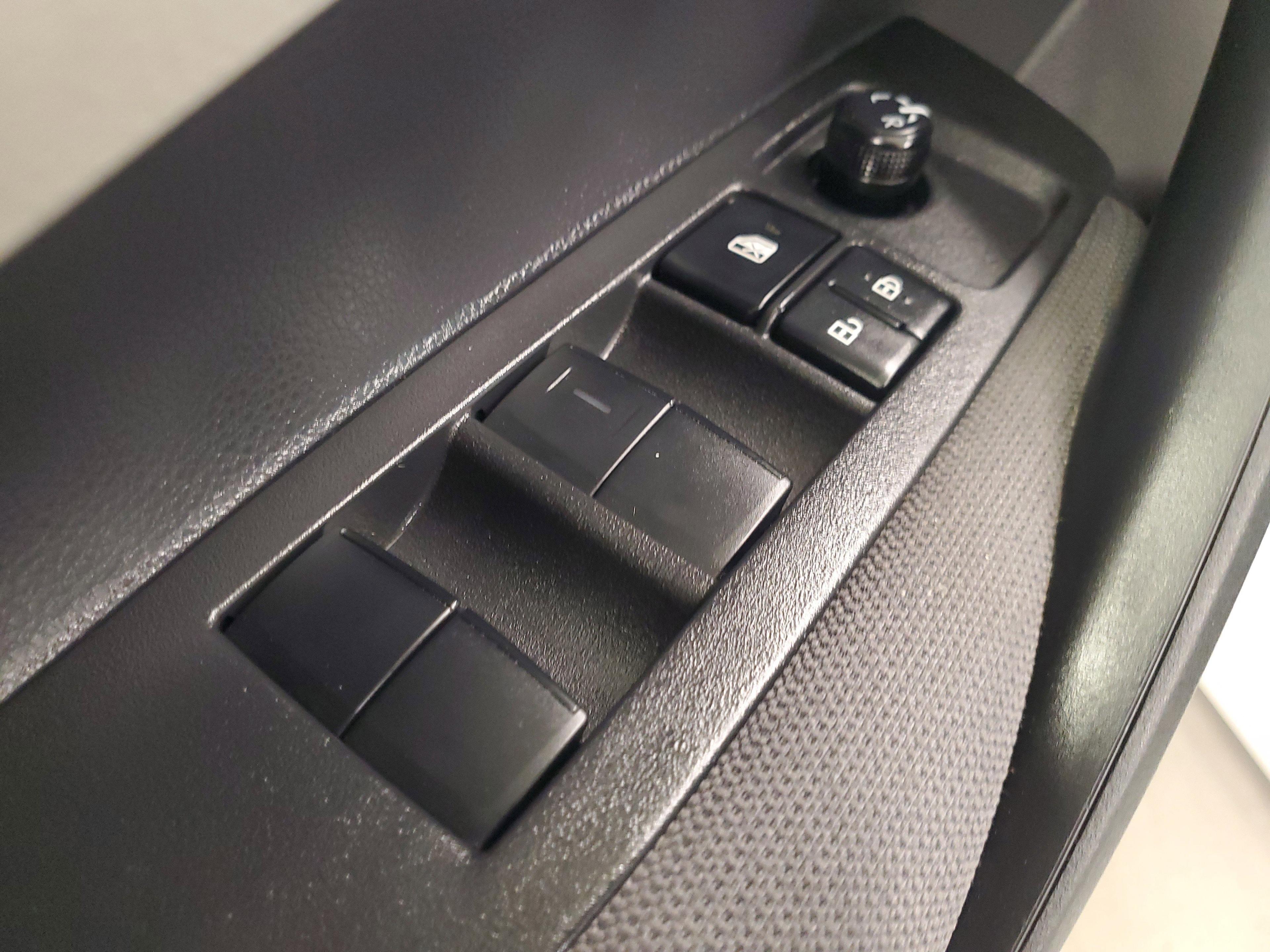 Toyota Corolla Le Fwd Sedan | Miami, Fl - Thumbnail 19