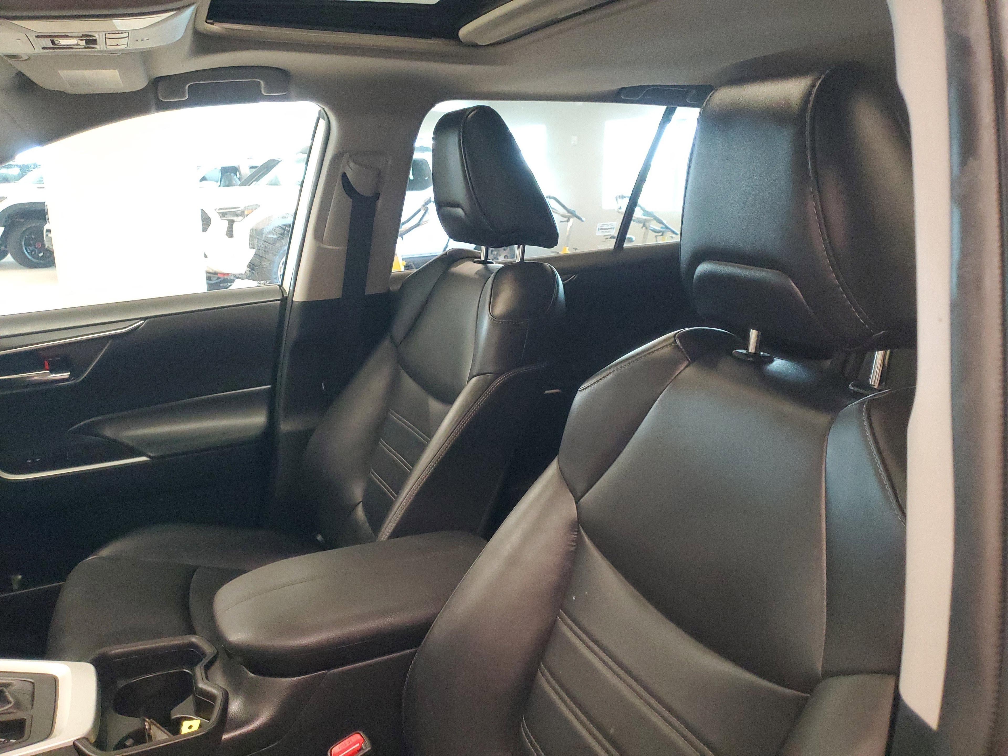 Toyota Rav4 Xle Premium Fwd - Thumbnail 19