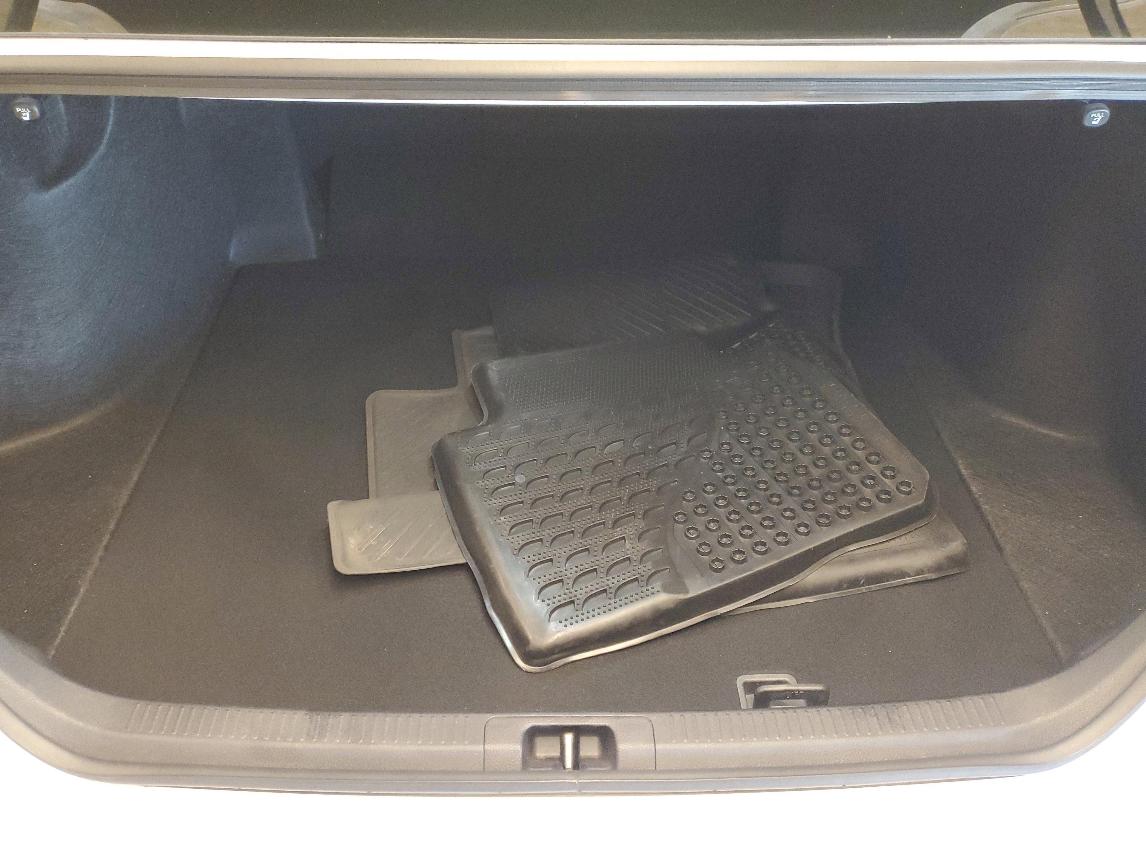 Toyota Camry Se Fwd - Thumbnail 9