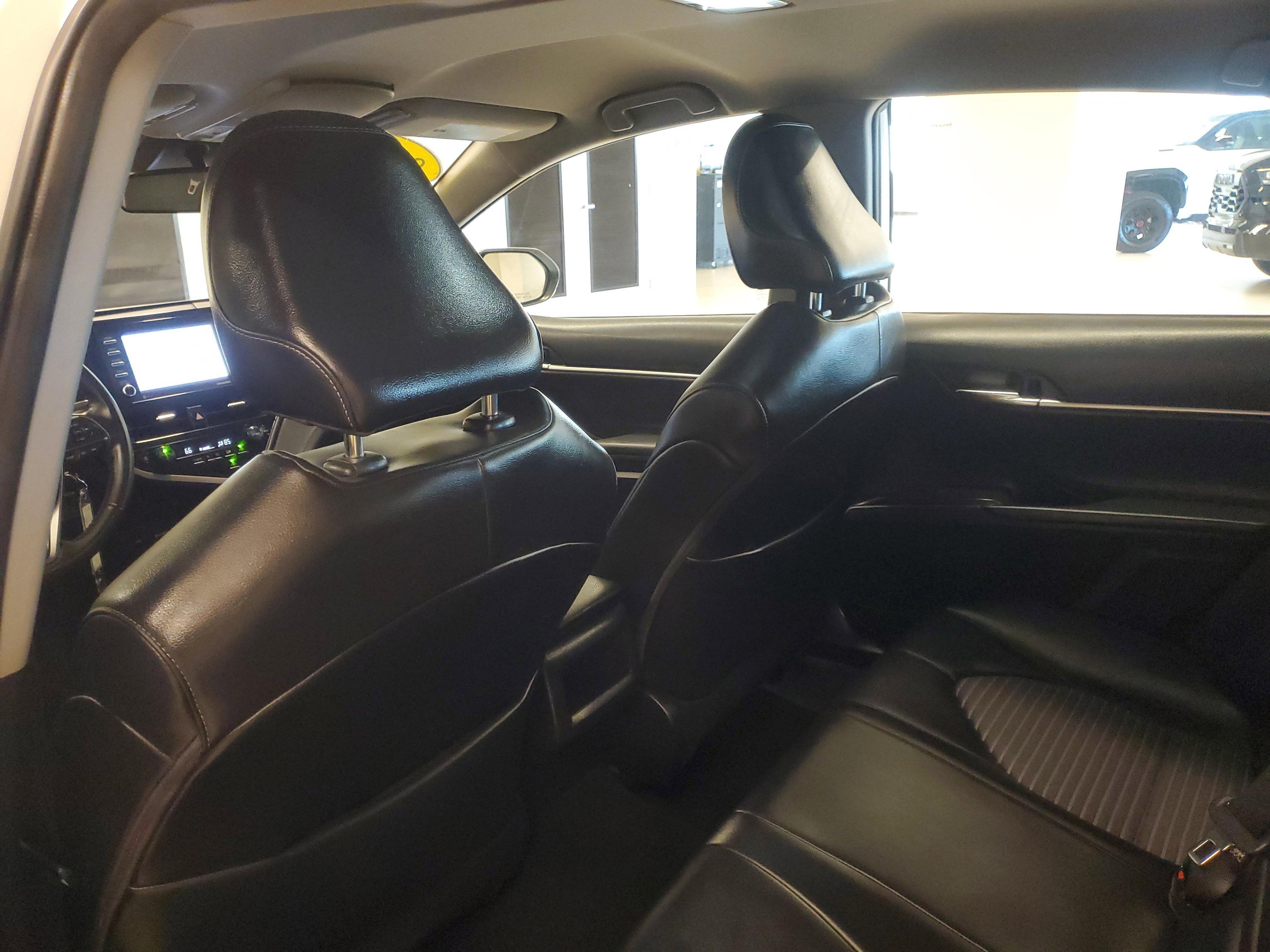 Toyota Camry Se Fwd - Thumbnail 12