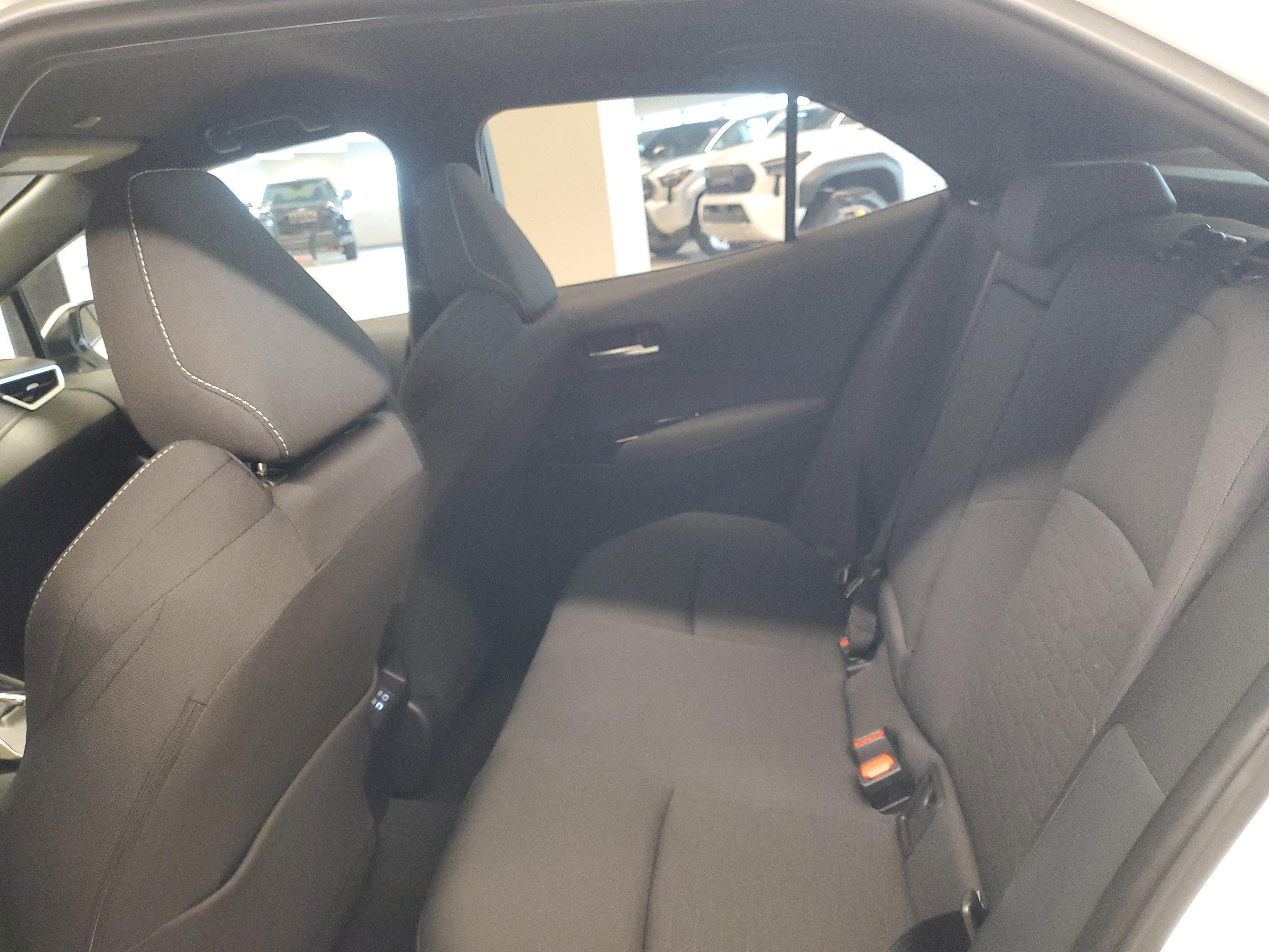 Toyota Corolla Hatchback Se Fwd - Thumbnail 10