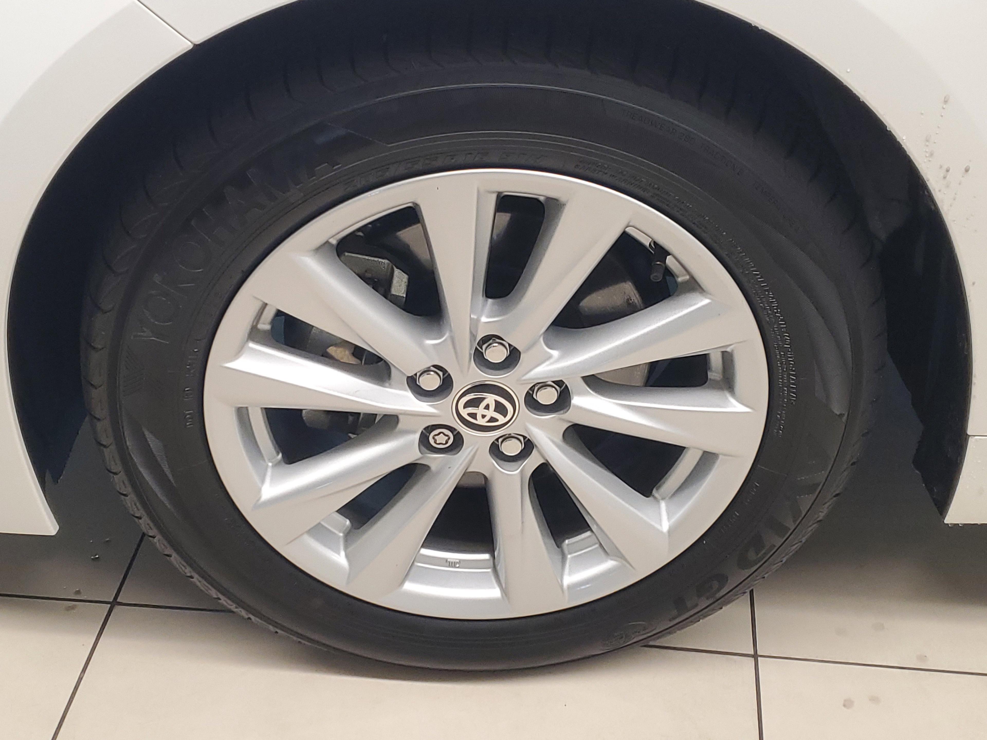 Toyota Corolla Hatchback Se Fwd - Thumbnail 5