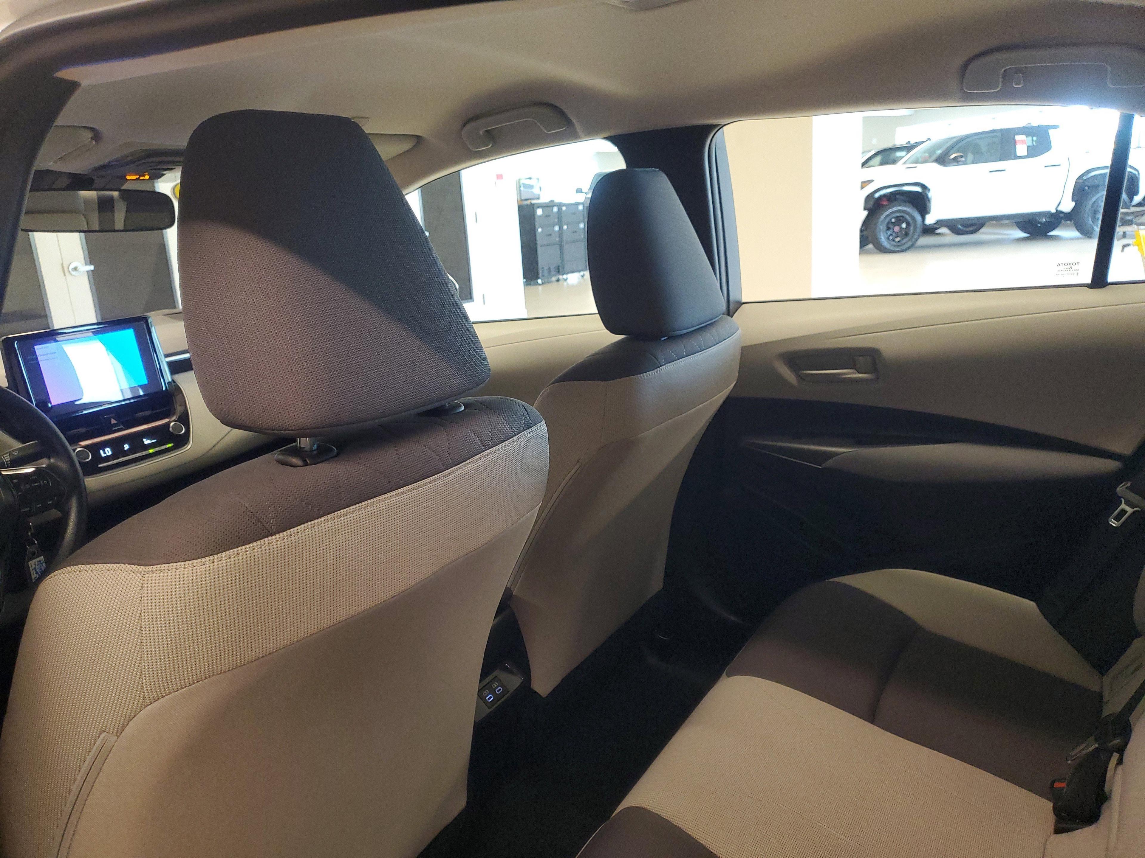 Toyota Corolla Le Fwd - Thumbnail 12