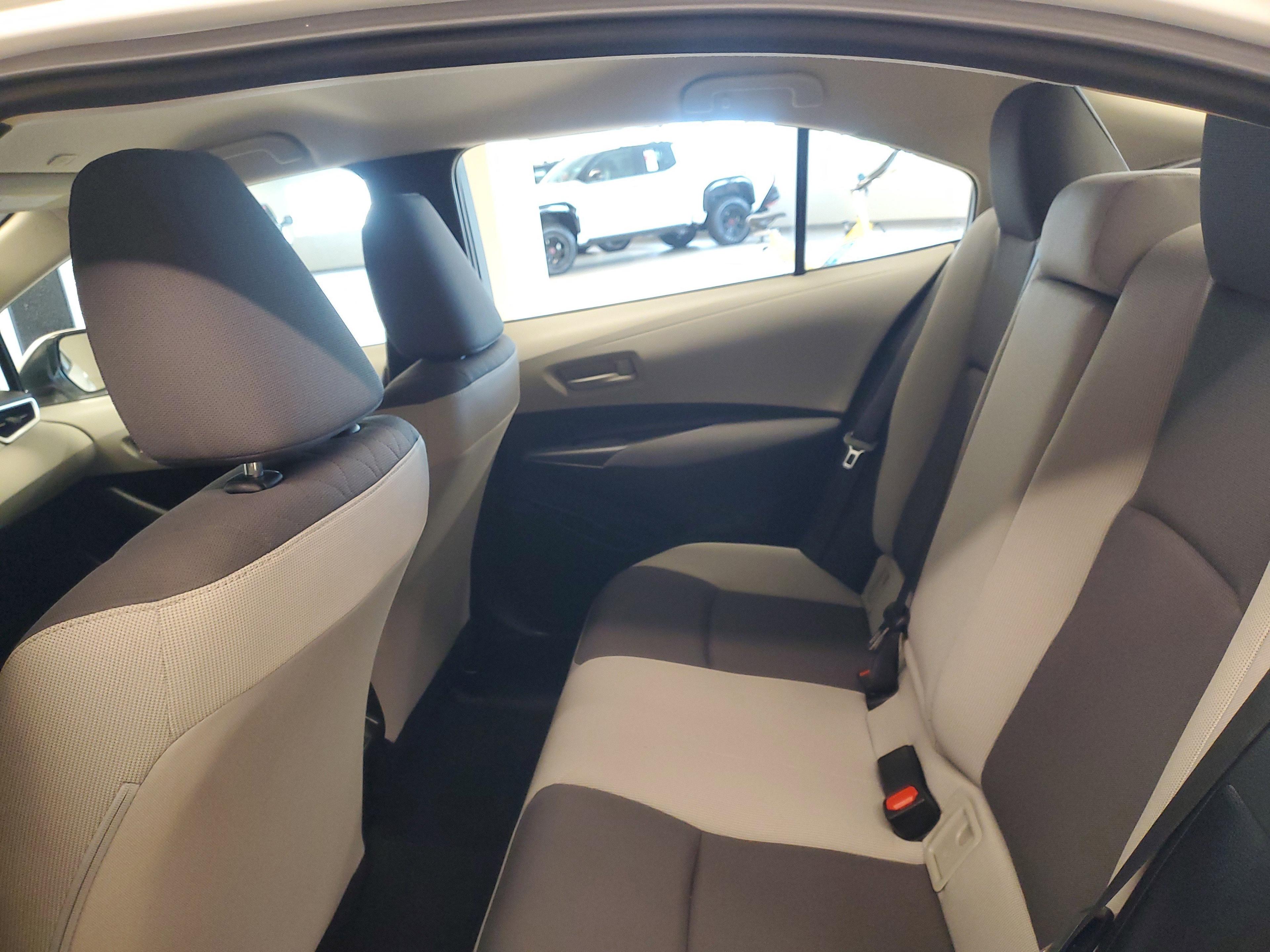 Toyota Corolla Le Fwd - Thumbnail 11