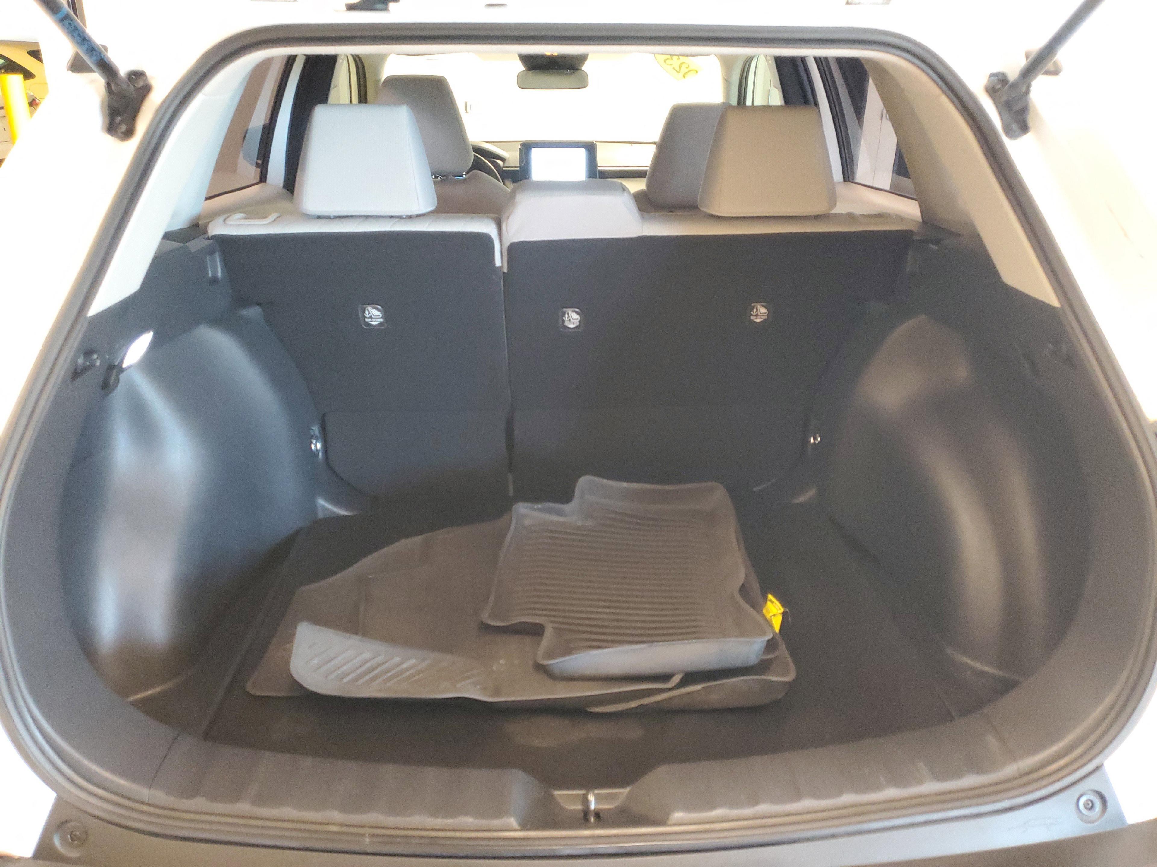 Toyota Corolla Cross L Fwd - Thumbnail 9