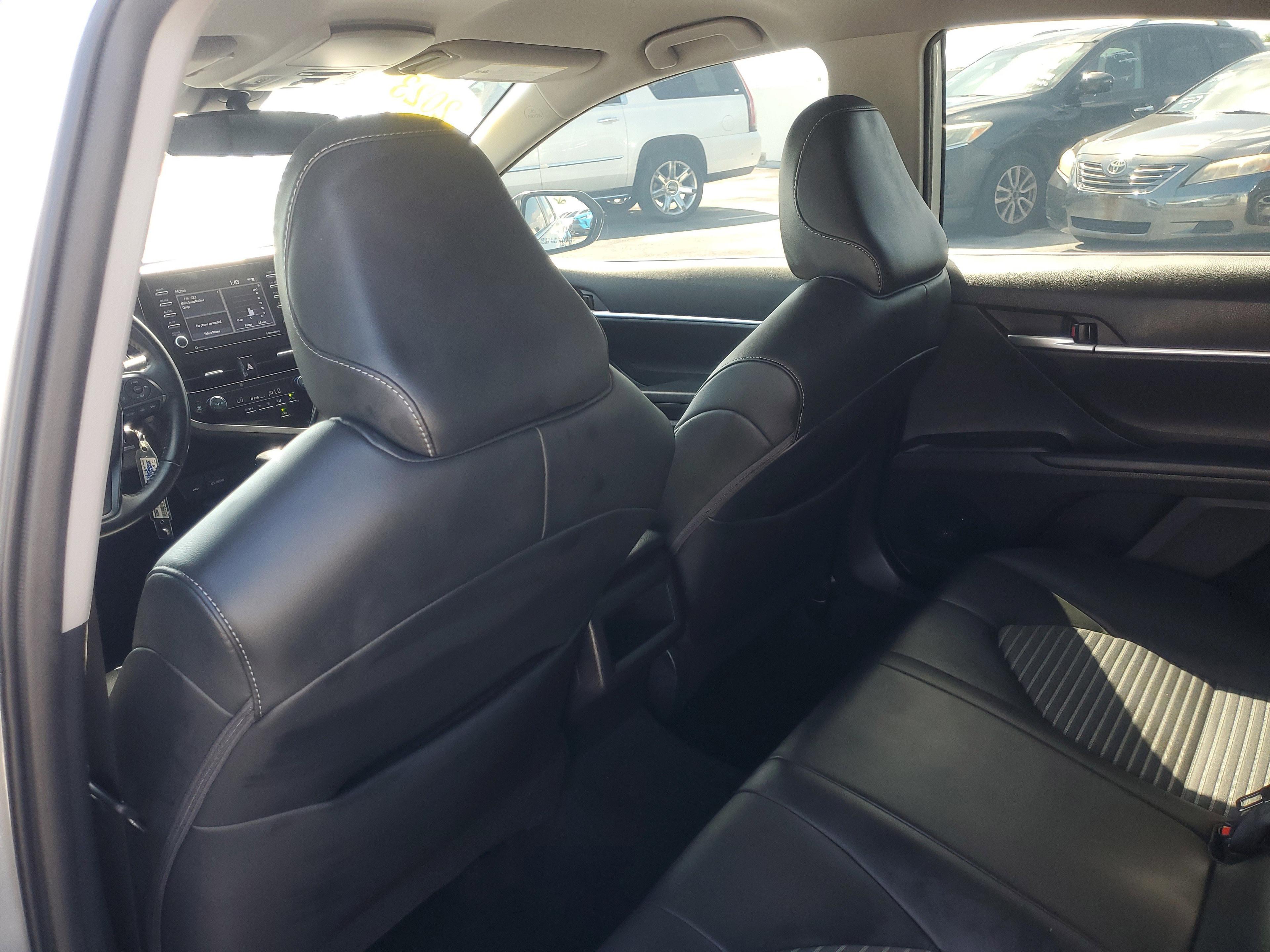 Toyota Camry Se Fwd - Thumbnail 12