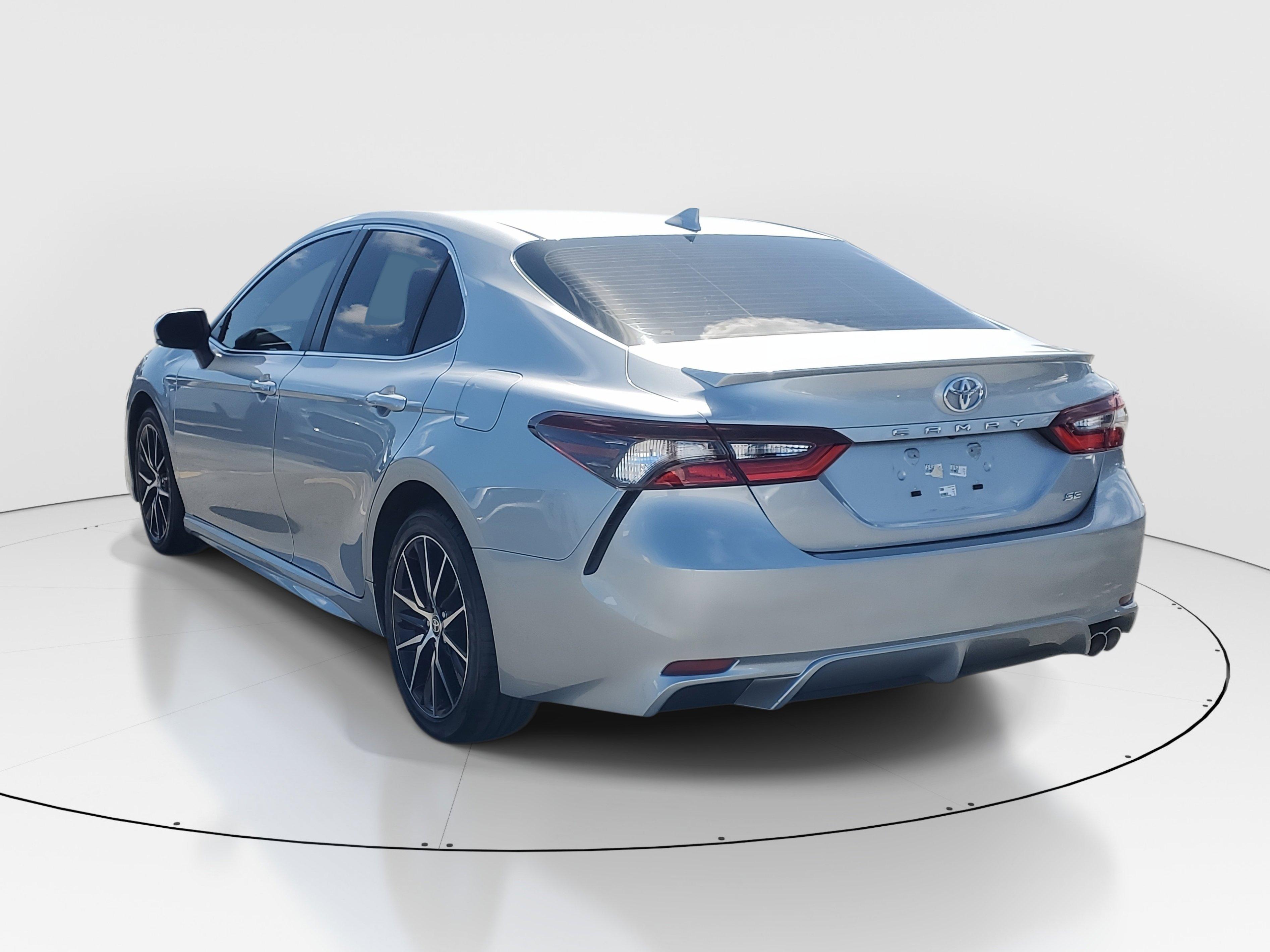 Toyota Camry Se Fwd - Thumbnail 6