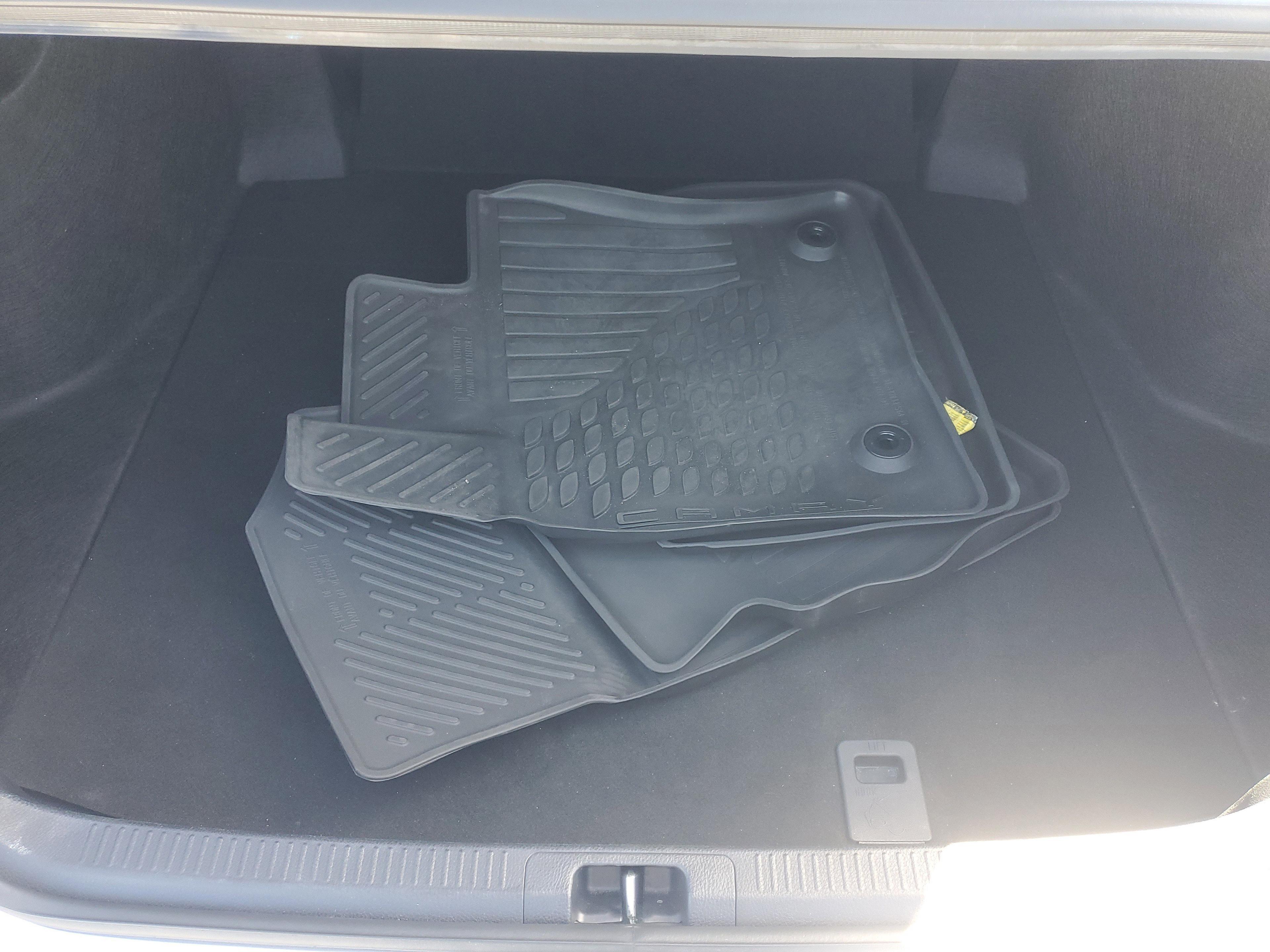 Toyota Camry Se Fwd - Thumbnail 9