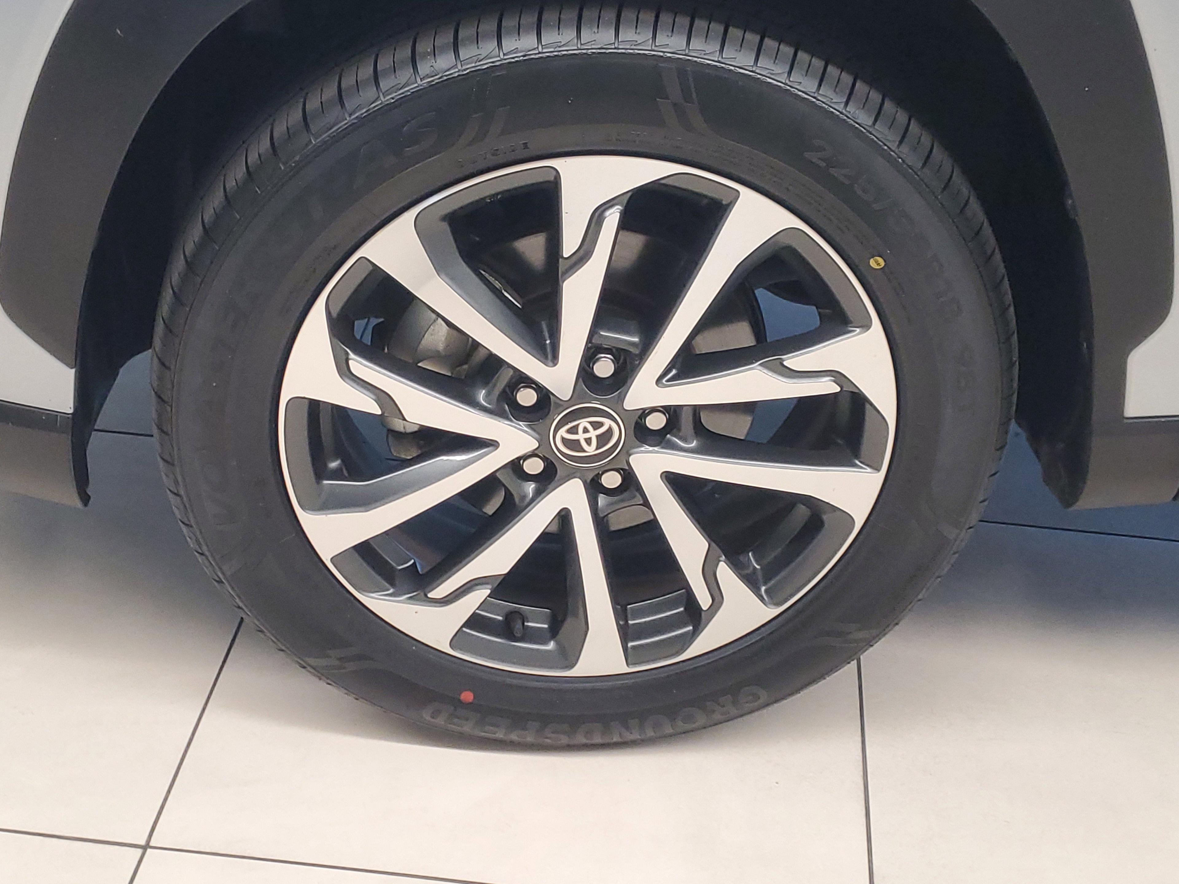 Toyota Corolla Cross Xle Fwd - Thumbnail 5