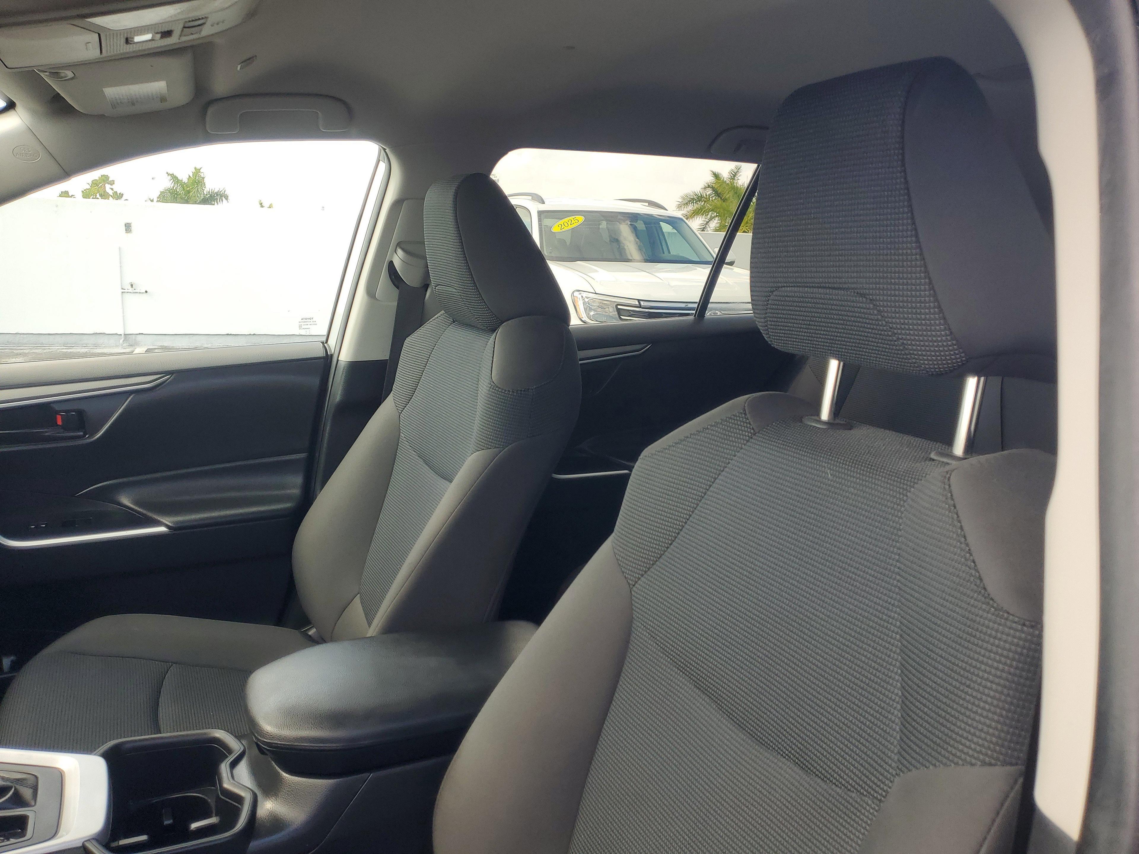 Toyota Rav4 Le Fwd Suv | Miami, Fl - Thumbnail 17