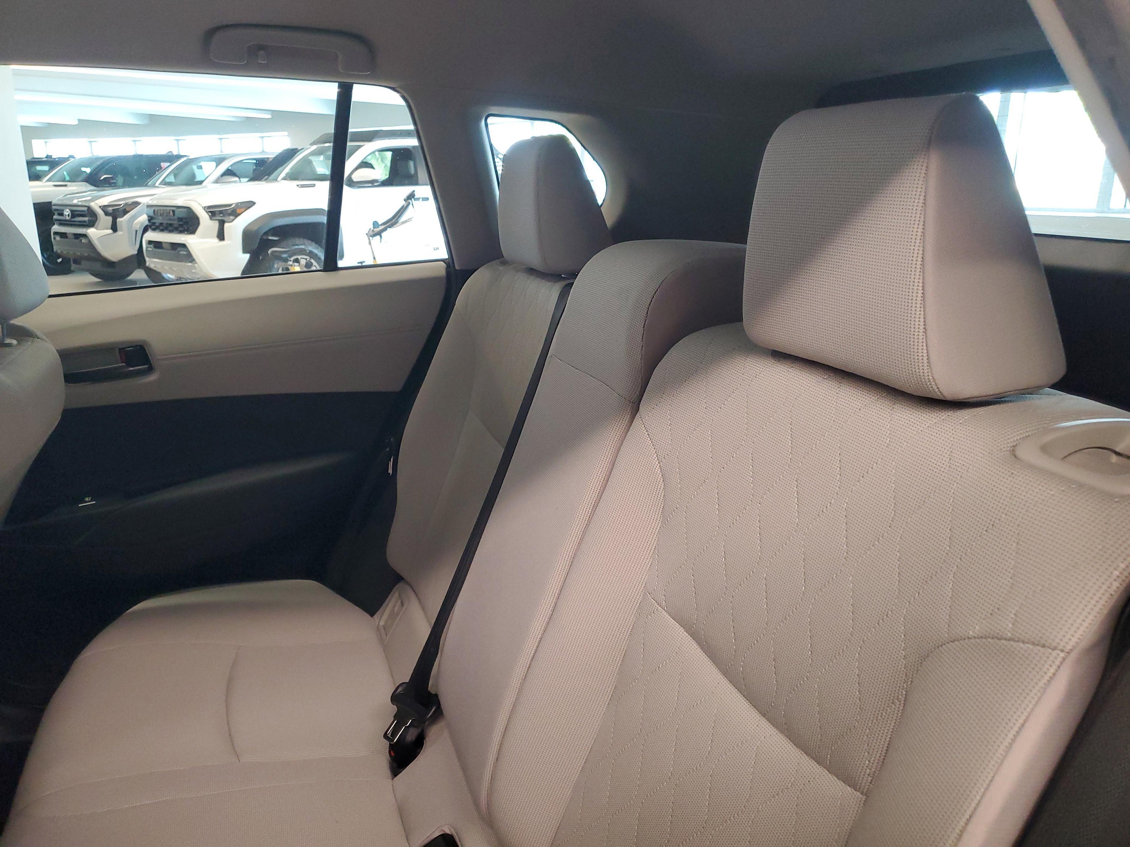 Toyota Corolla Cross Le Fwd - Thumbnail 13