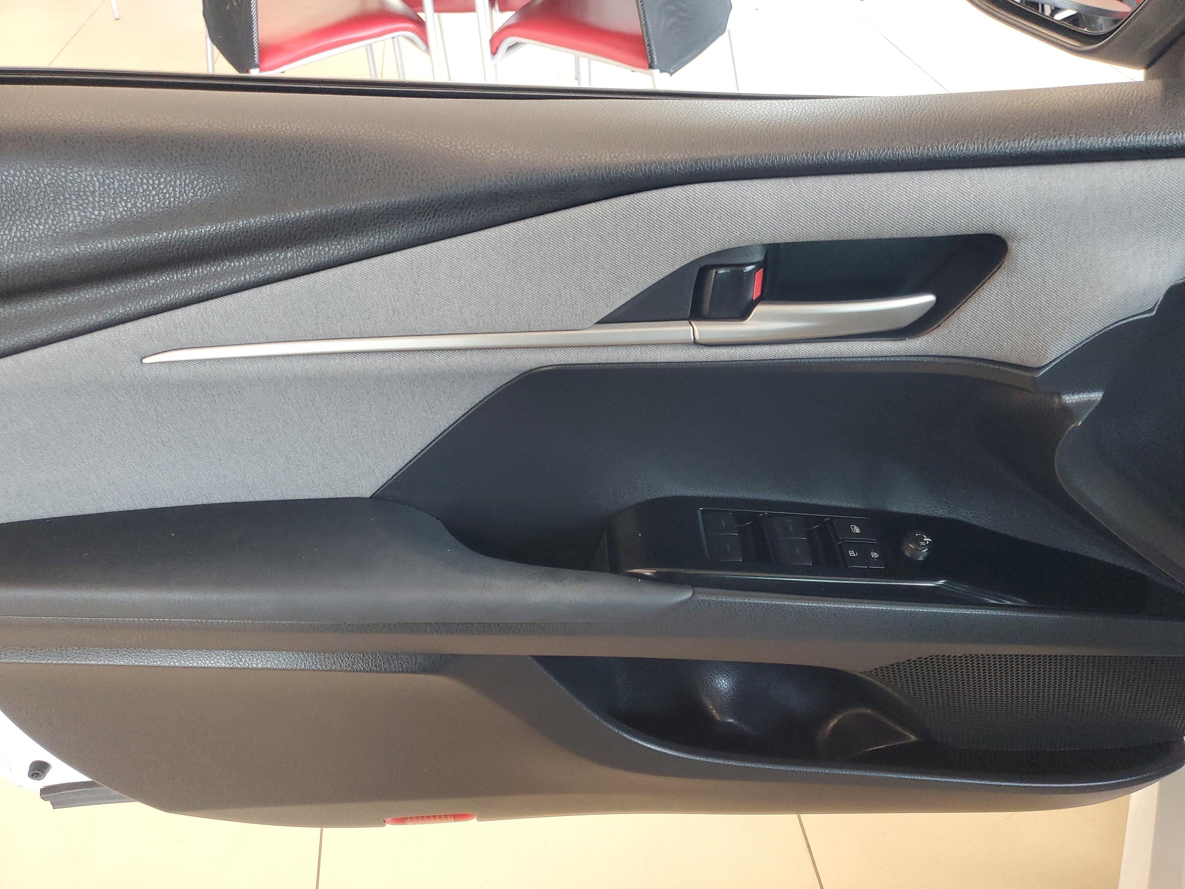 Toyota Camry Le Fwd - Thumbnail 17