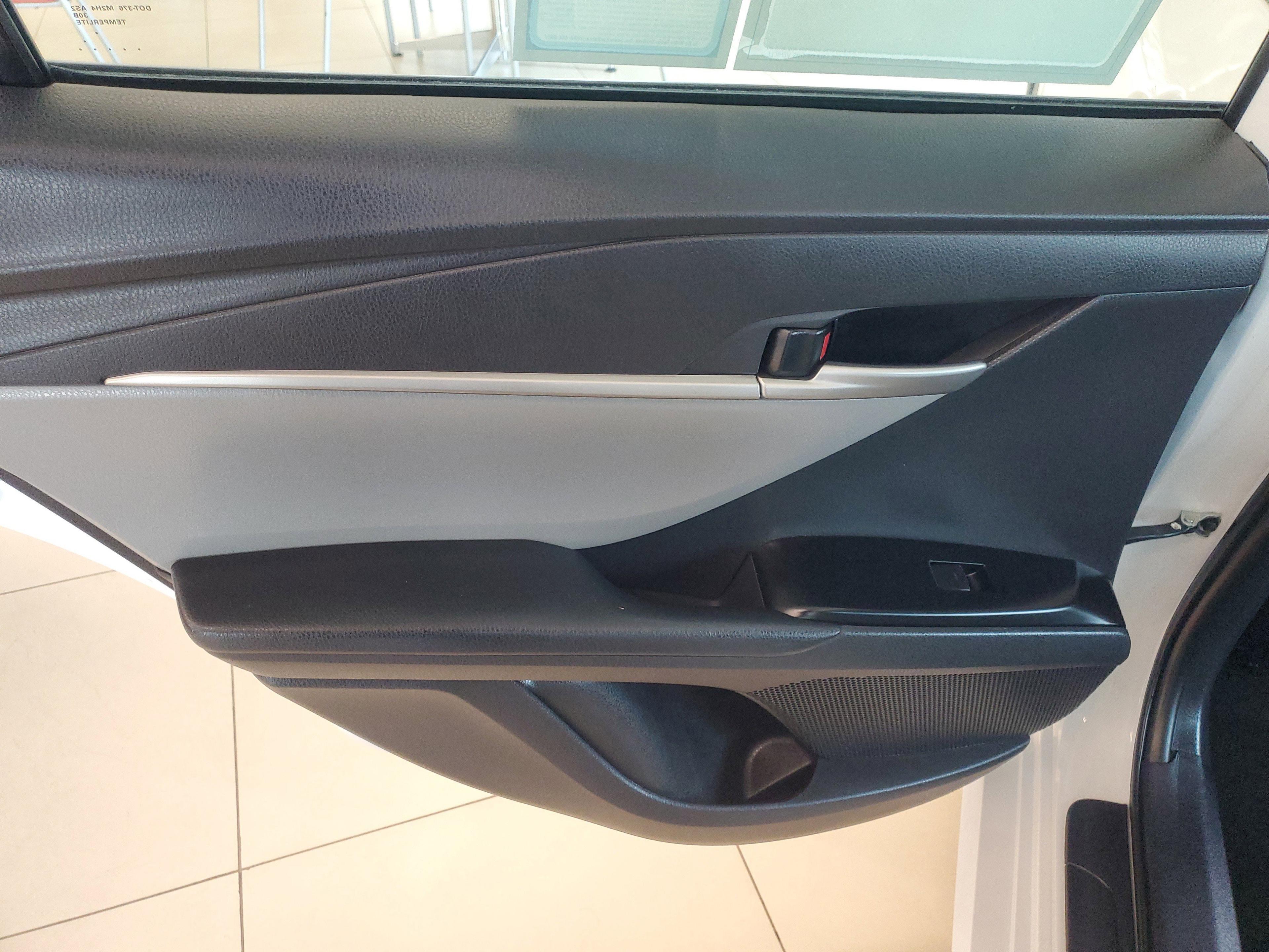 Toyota Camry Le Fwd - Thumbnail 13