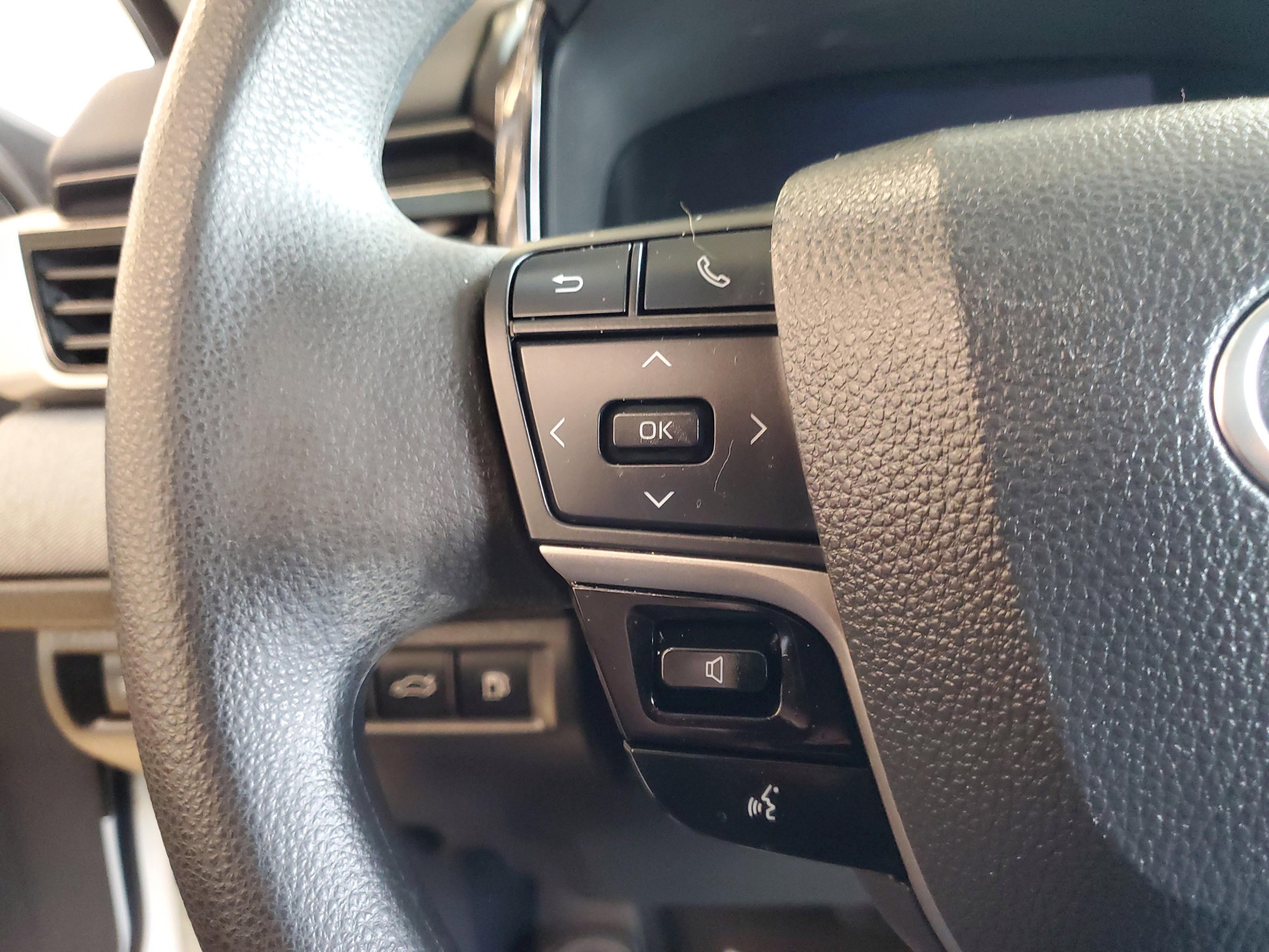 Toyota Camry Le Fwd - Thumbnail 20