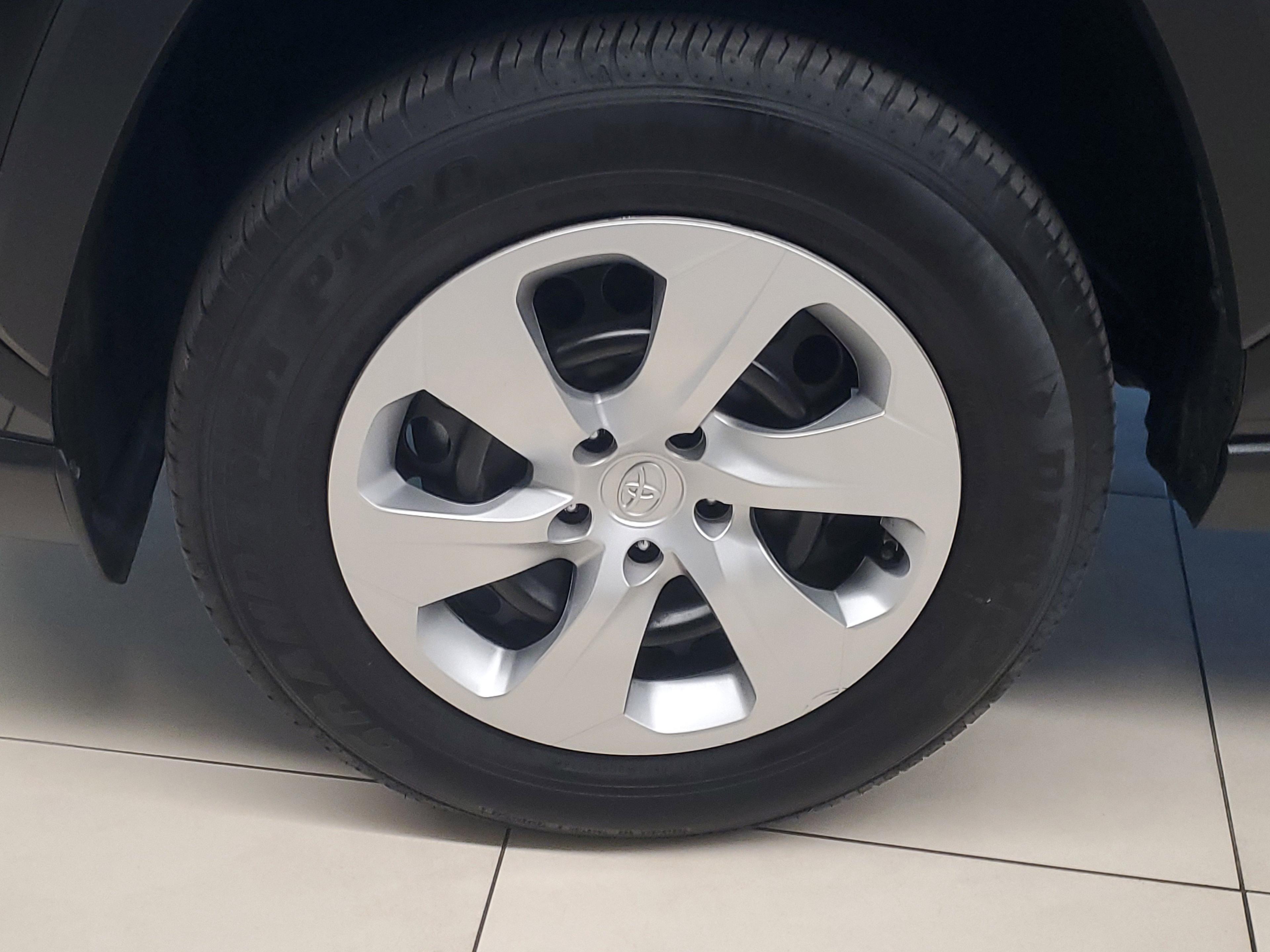 Toyota Rav4 Le Fwd - Thumbnail 5