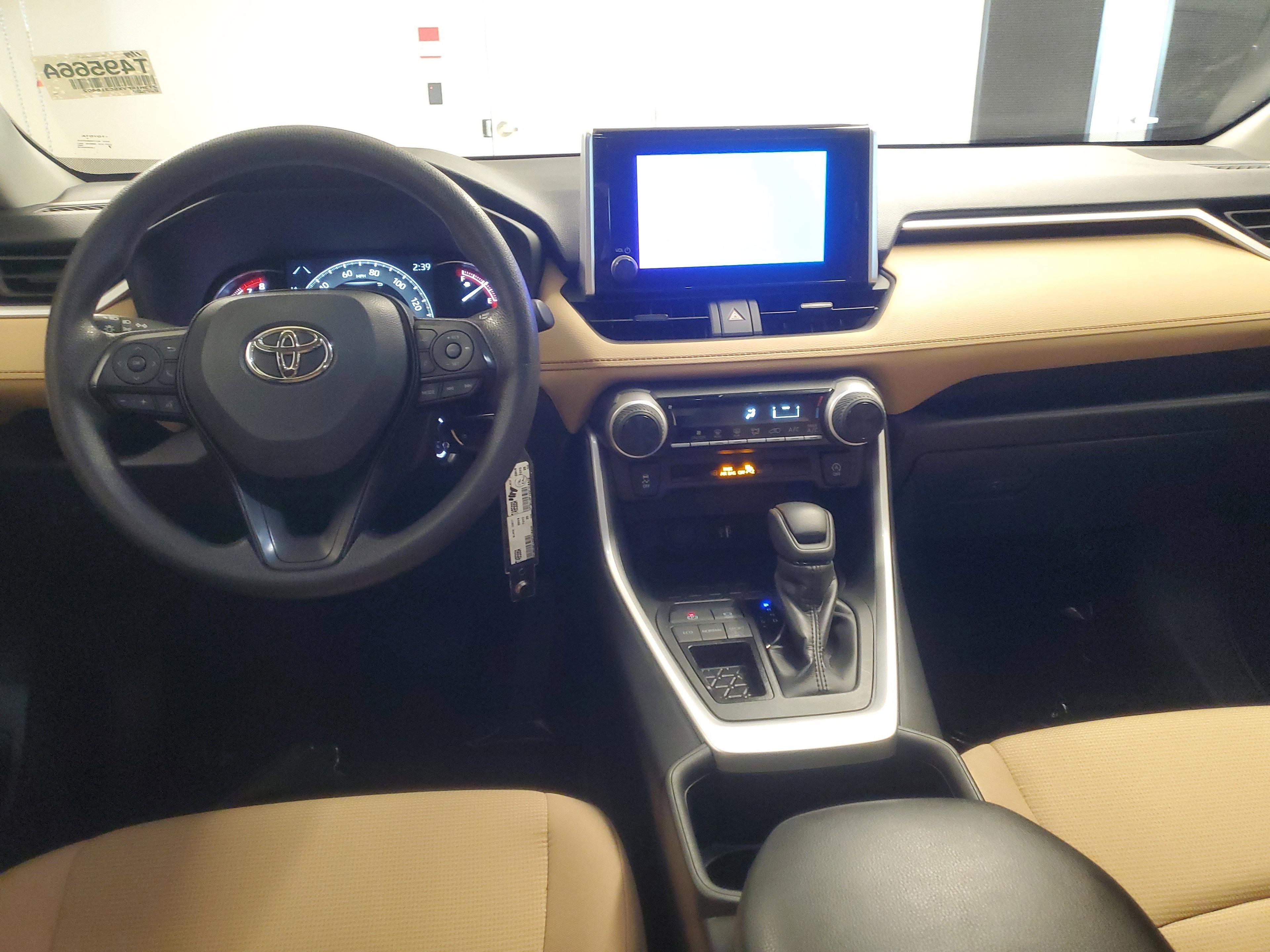 Toyota Rav4 Le Fwd - Thumbnail 10