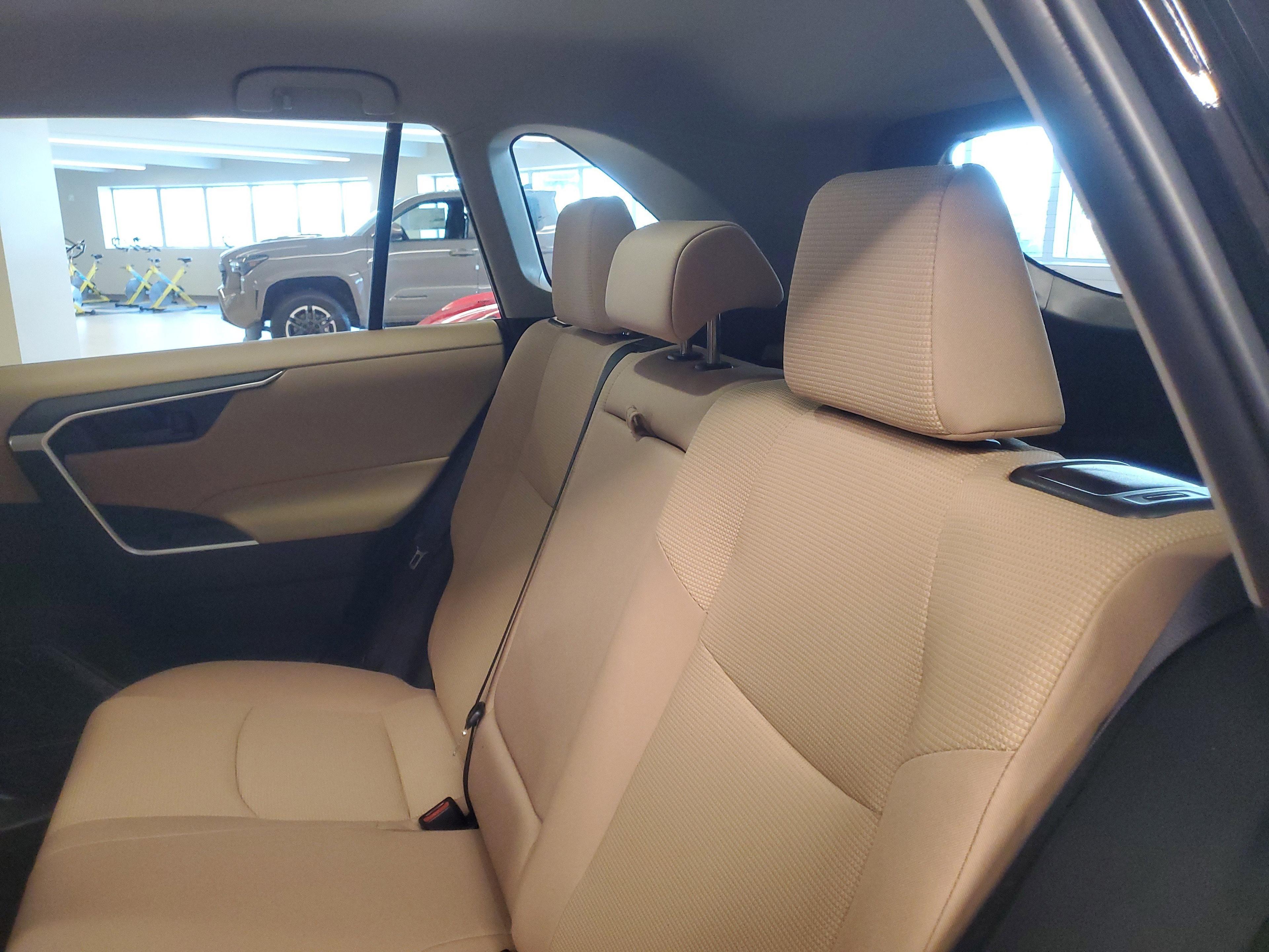 Toyota Rav4 Le Fwd - Thumbnail 13