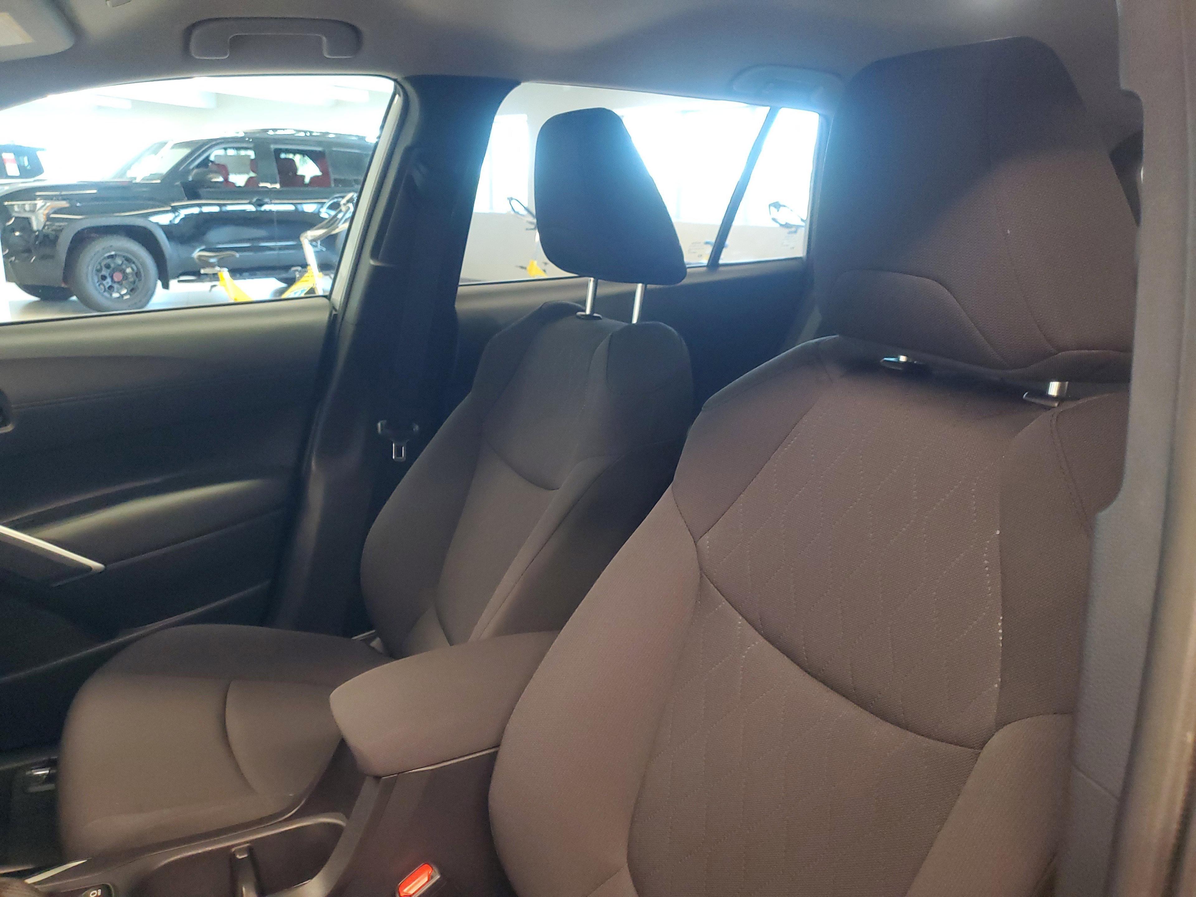 Toyota Corolla Cross Le Awd - Thumbnail 17