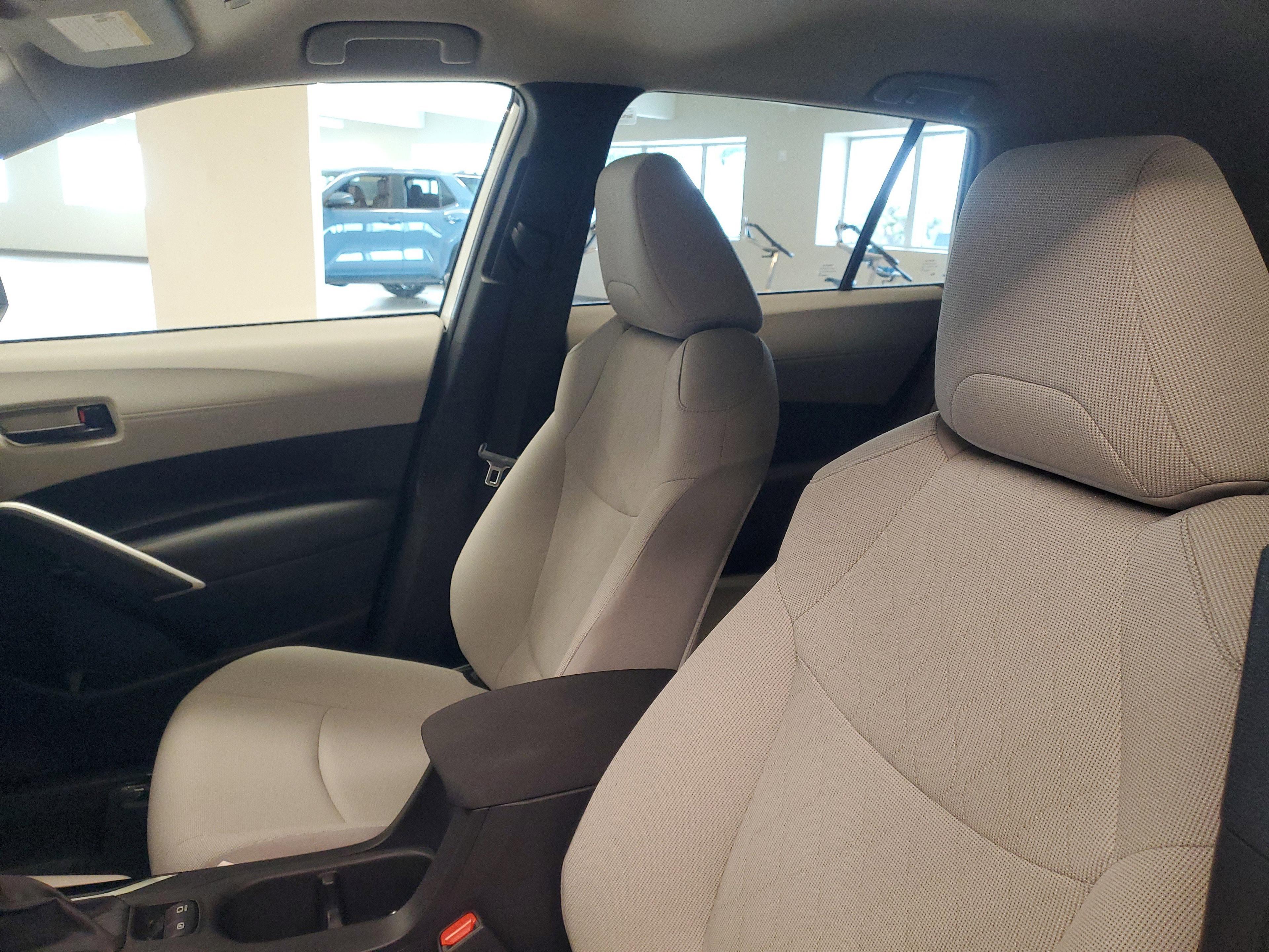 Toyota Corolla Cross Le Fwd Suv | Miami, Fl - Thumbnail 17