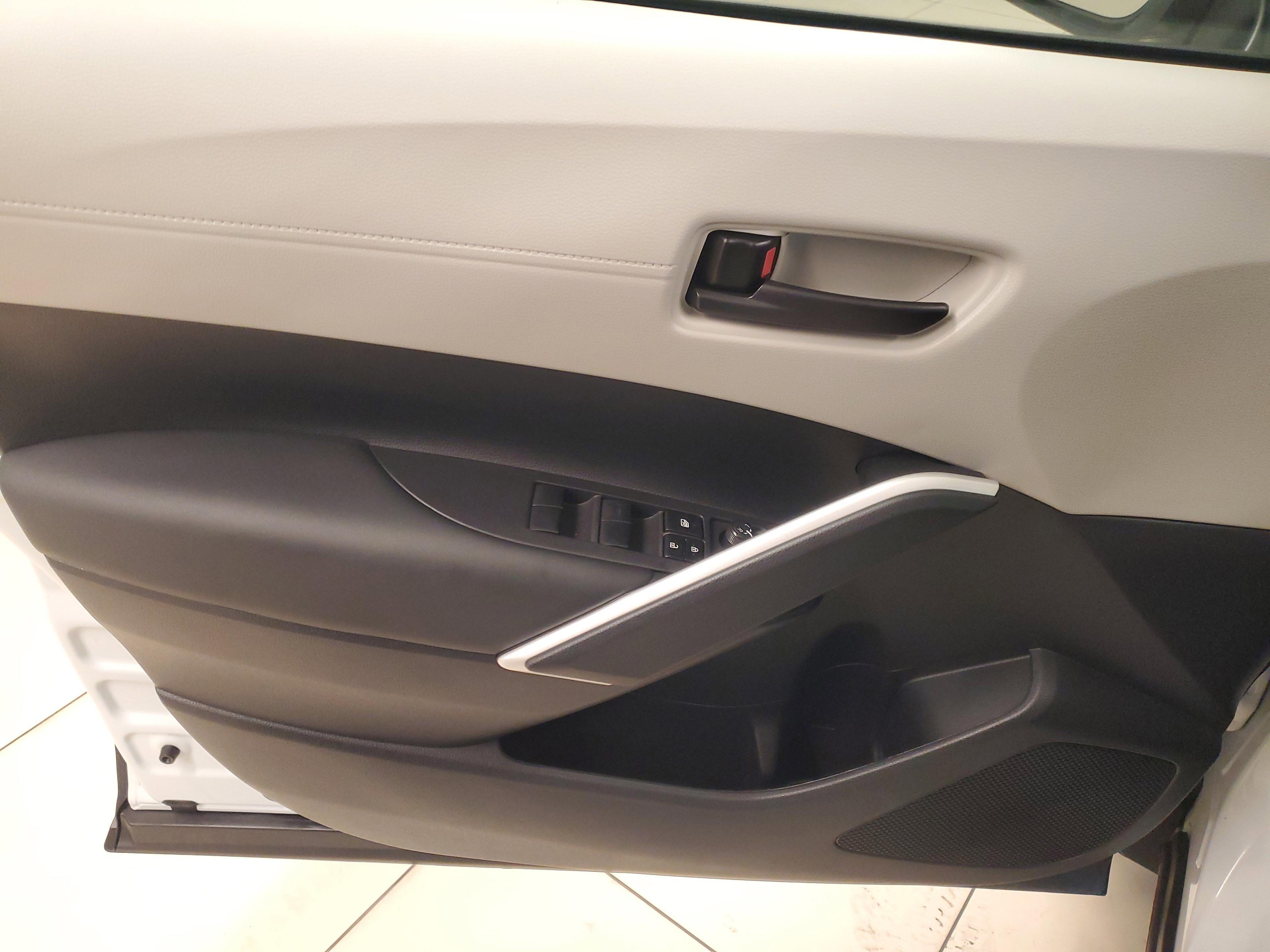 Toyota Corolla Cross Le Fwd Suv | Miami, Fl - Thumbnail 18