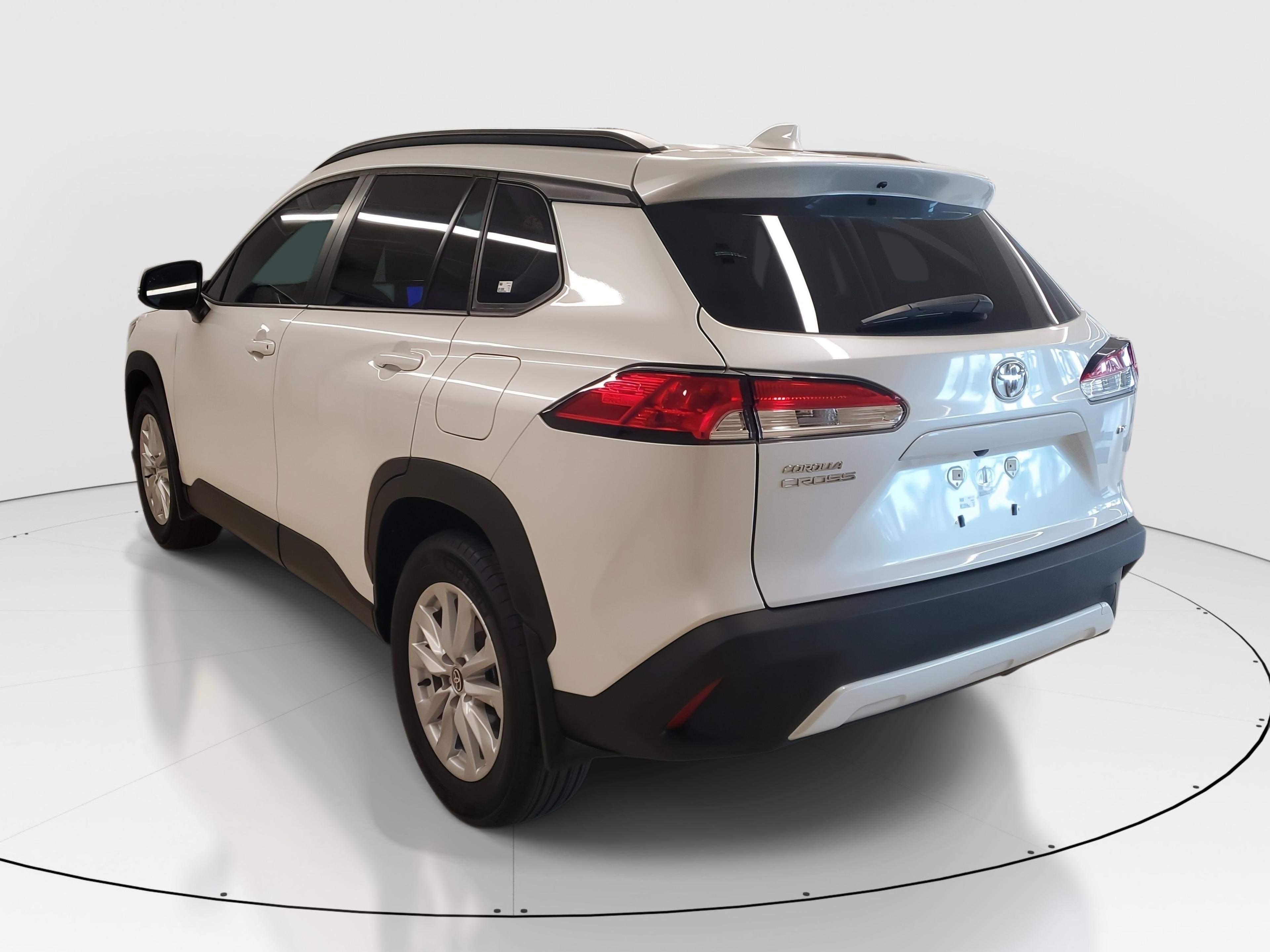 Toyota Corolla Cross Le Fwd - Thumbnail 6