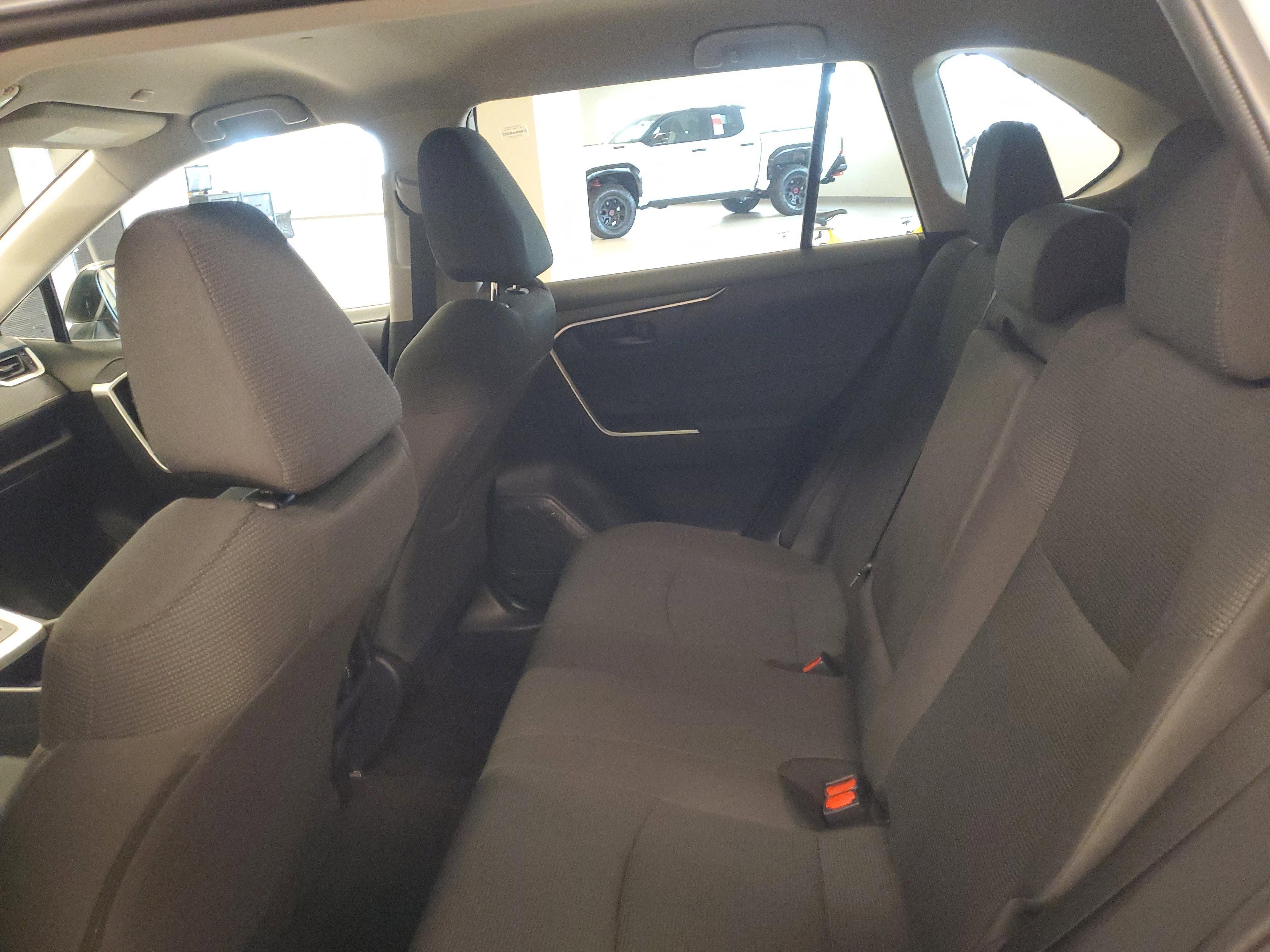 Toyota Rav4 Le Fwd - Thumbnail 11