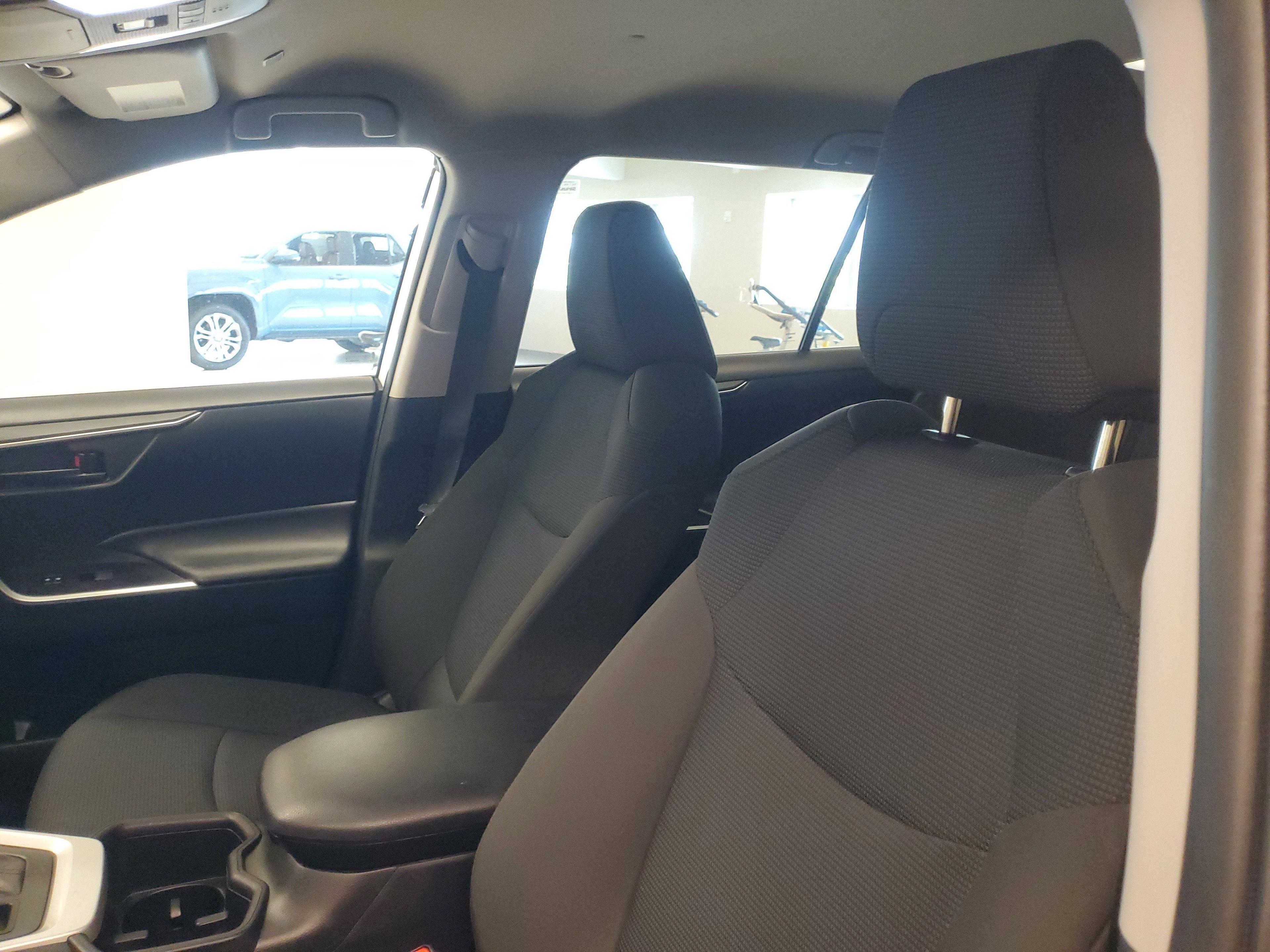 Toyota Rav4 Le Fwd - Thumbnail 17