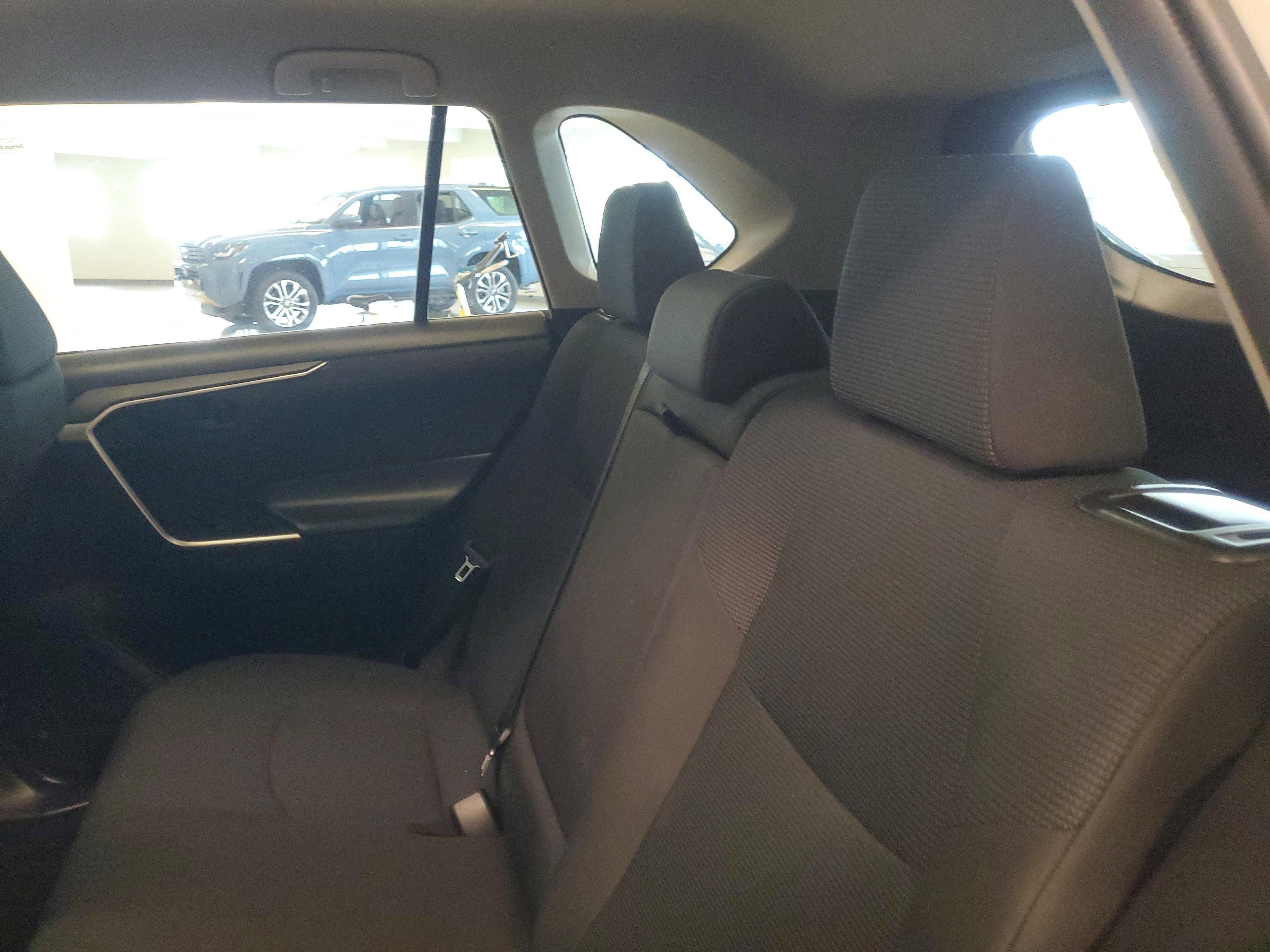 Toyota Rav4 Le Fwd - Thumbnail 13