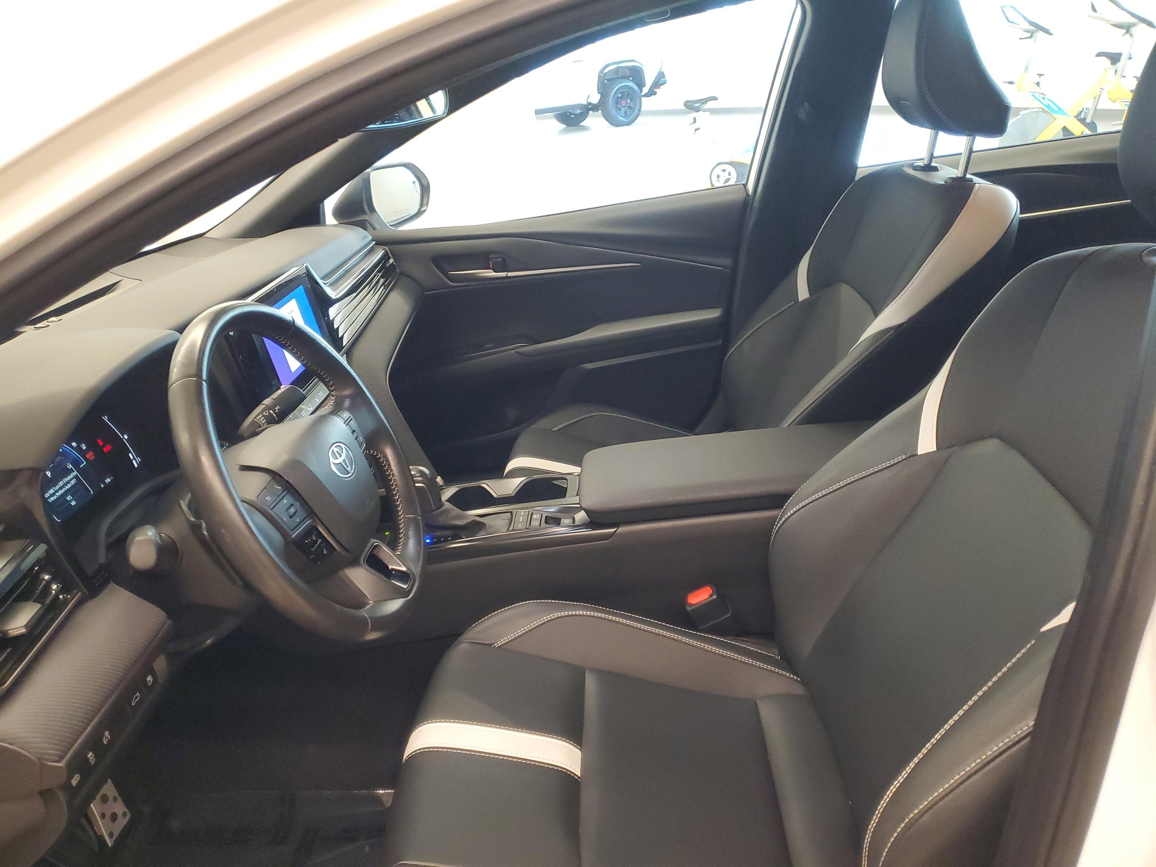 Toyota Camry Se Fwd - Thumbnail 15