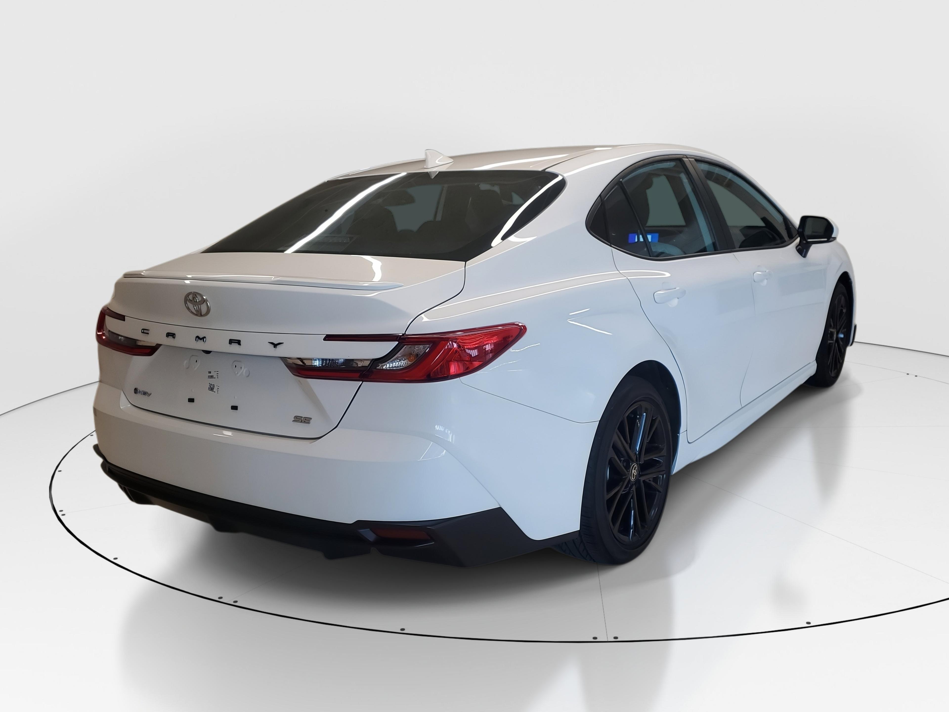 Toyota Camry Se Fwd - Thumbnail 8