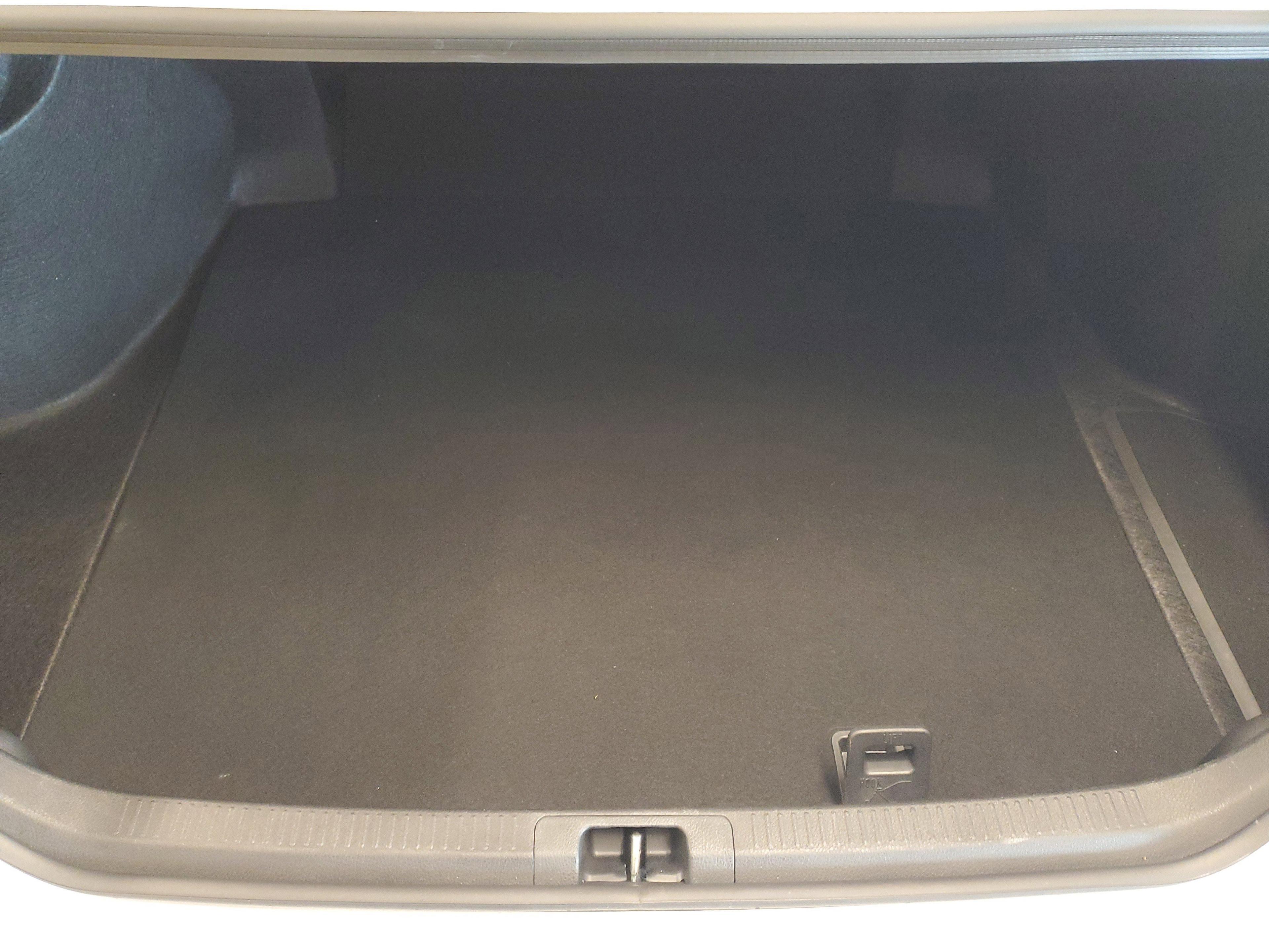 Toyota Camry Se Fwd - Thumbnail 9