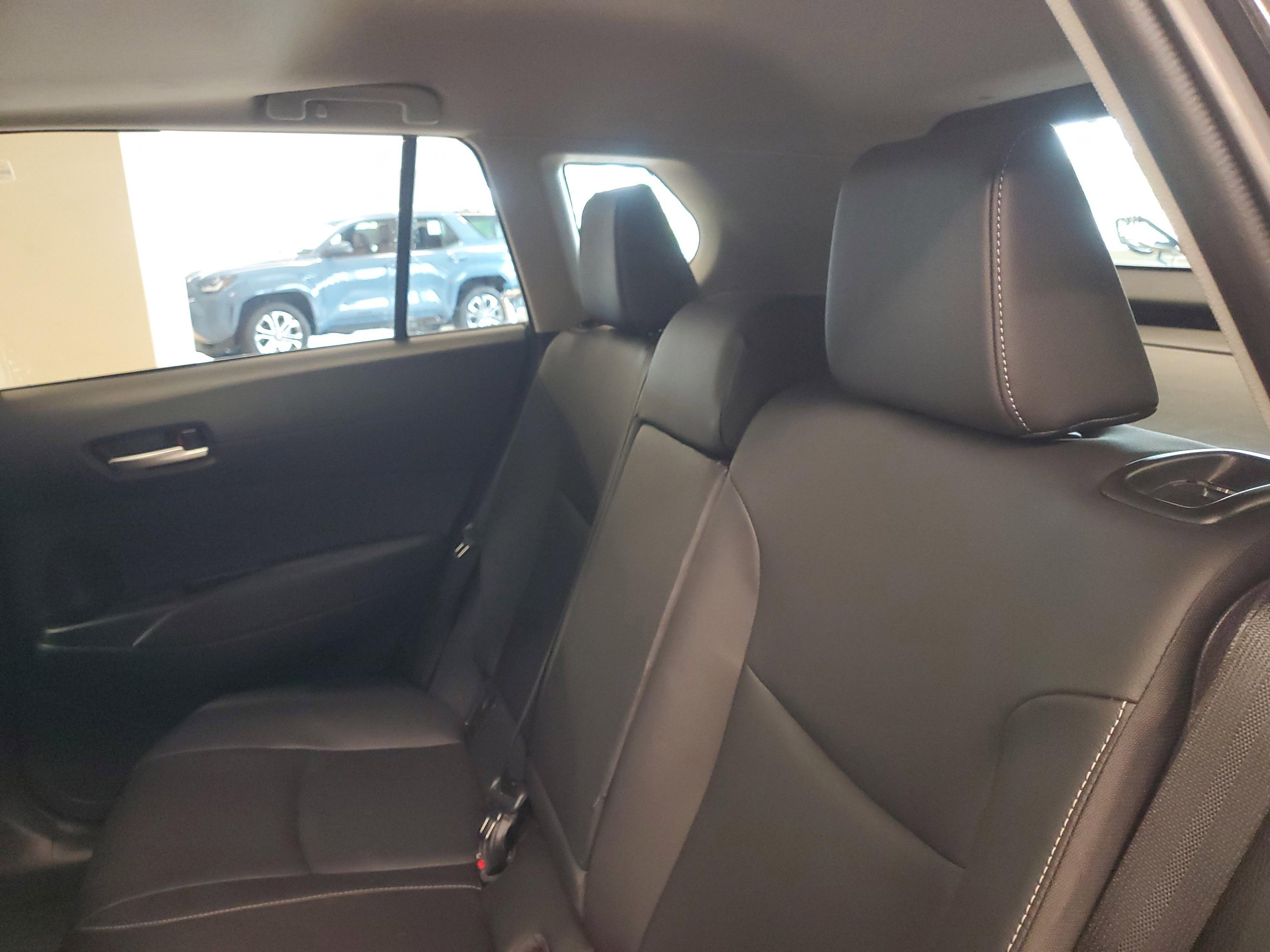 Toyota Corolla Cross Xle Fwd - Thumbnail 14