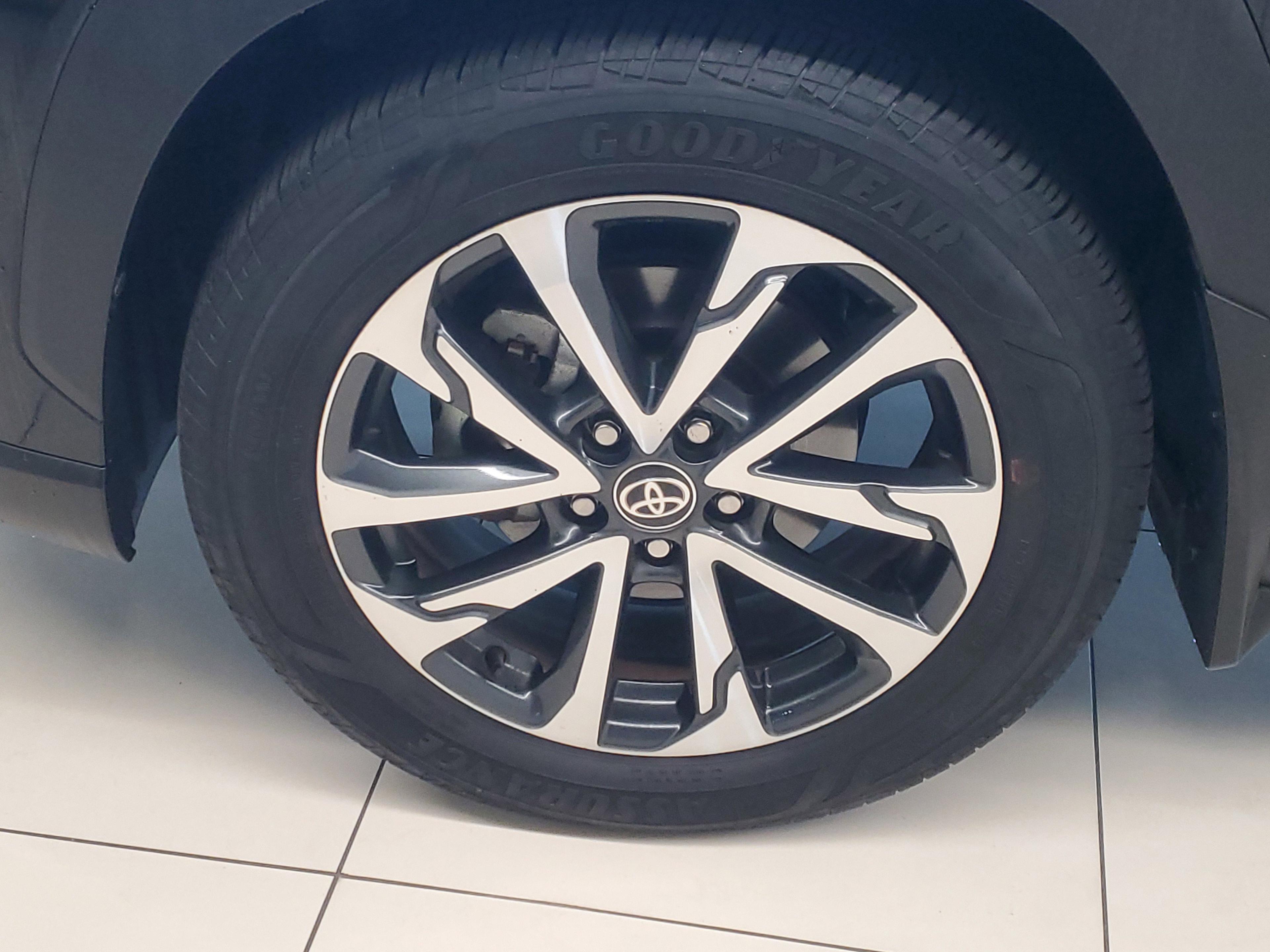 Toyota Corolla Cross Xle Fwd - Thumbnail 5