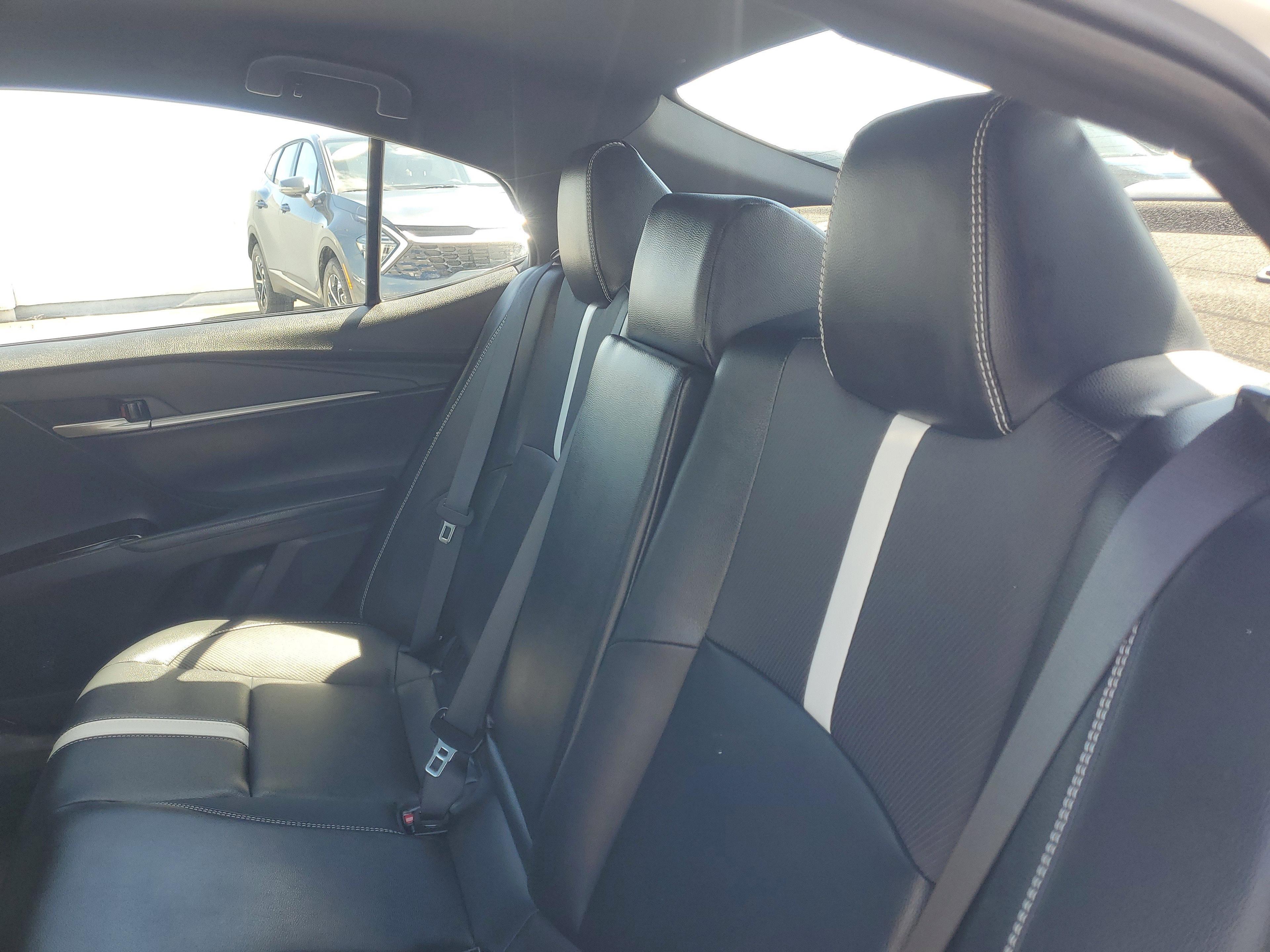 Toyota Camry Se Fwd Sedan | Miami, Fl - Thumbnail 13