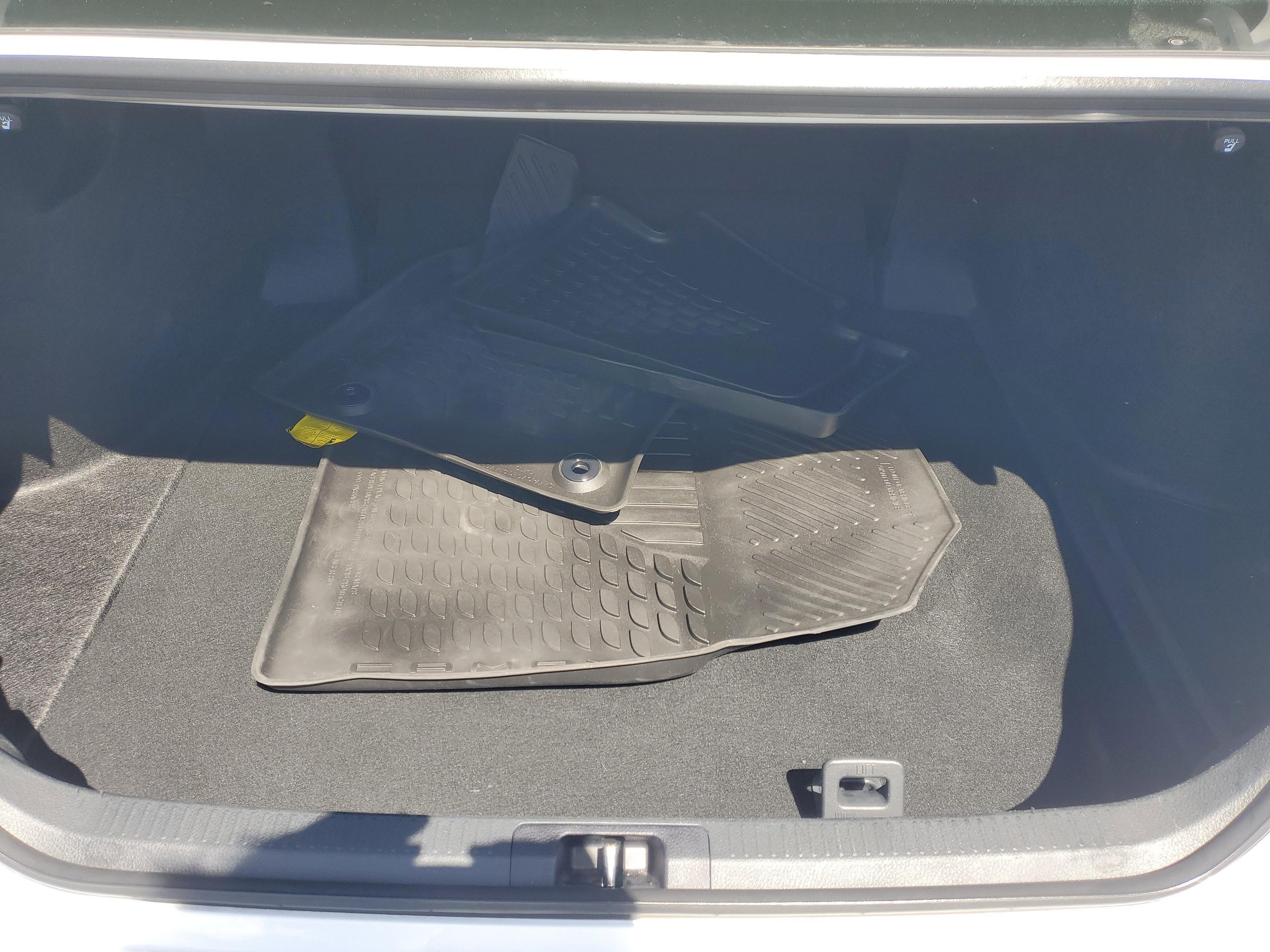 Toyota Camry Se Fwd Sedan | Miami, Fl - Thumbnail 9